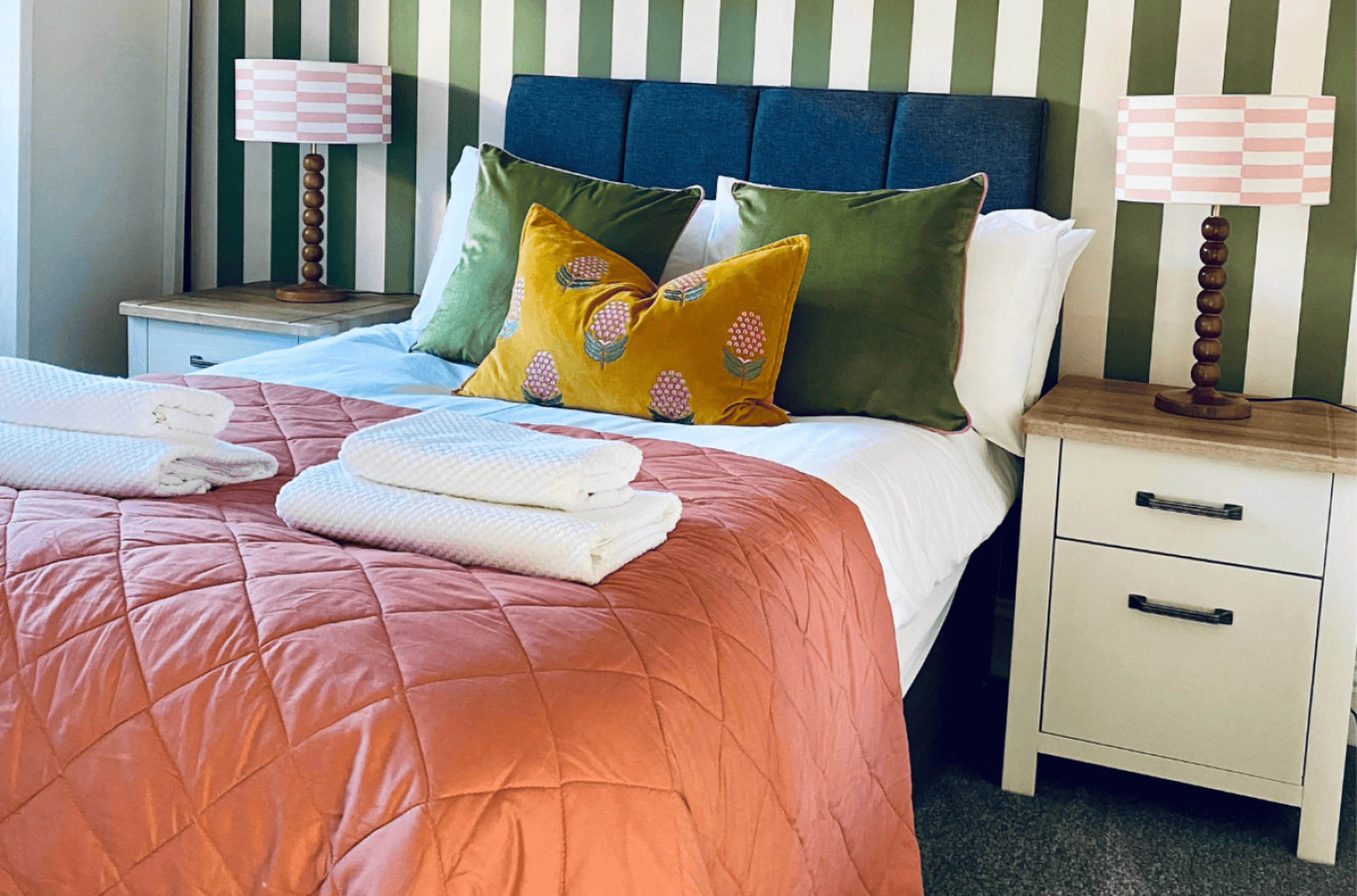 Lister's Lodge ⇢ Halifax 8 min | Dogs OK | Parking - View 4