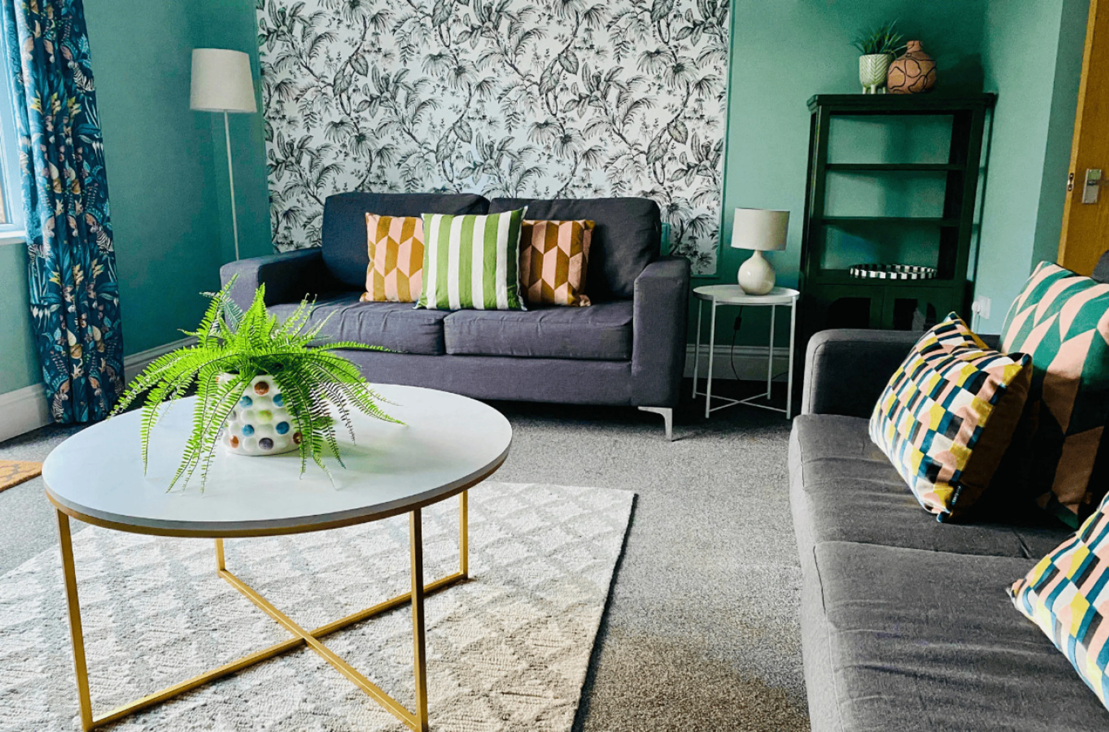 Lister's Lodge ⇢ Halifax 8 min | Dogs OK | Parking - View 5