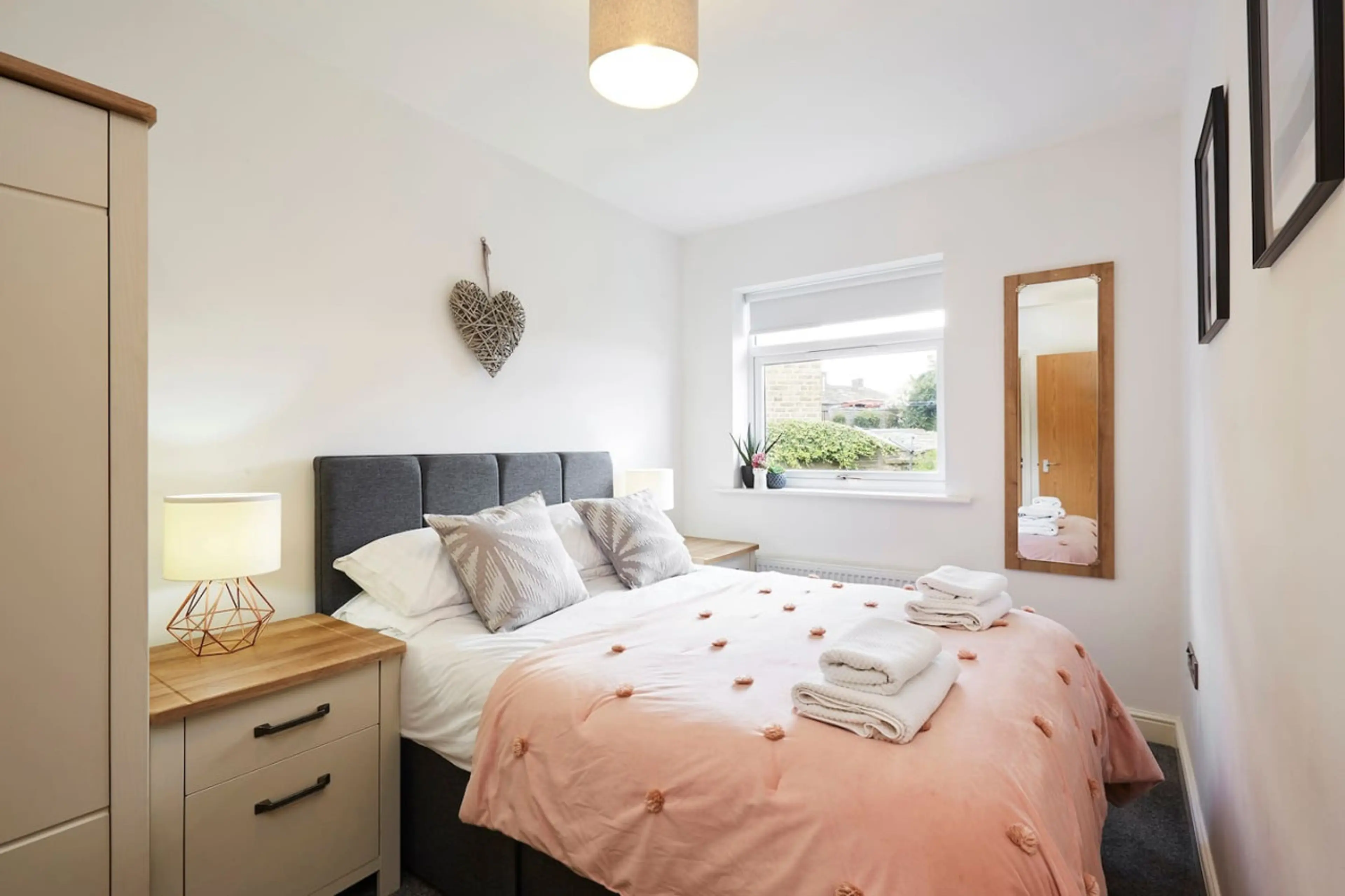 Roper's Retreat | Halifax→10 mins | Garden | Pets + Family - Image 14