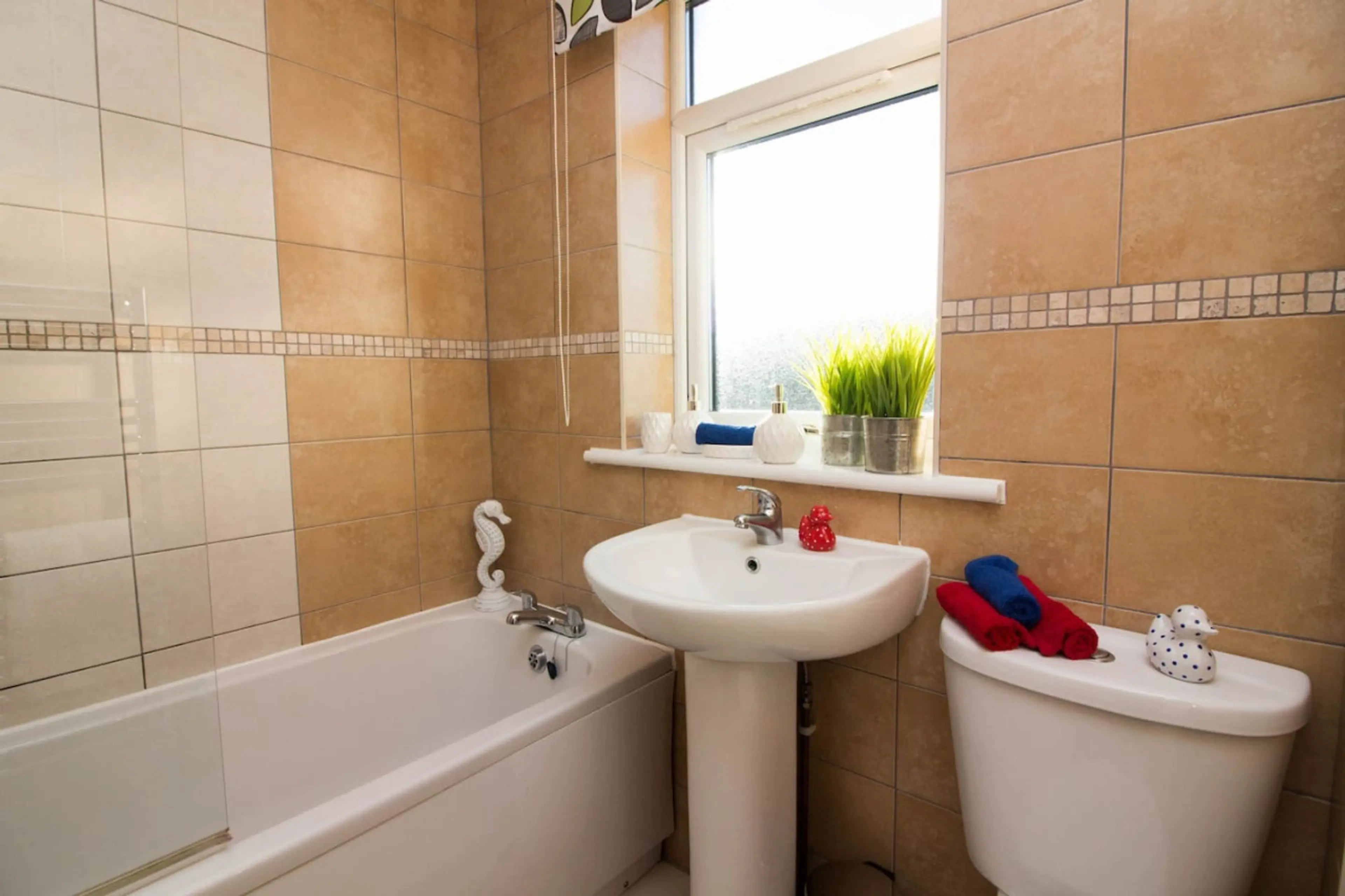 Roper's Retreat | Halifax→10 mins | Garden | Pets + Family - Image 15