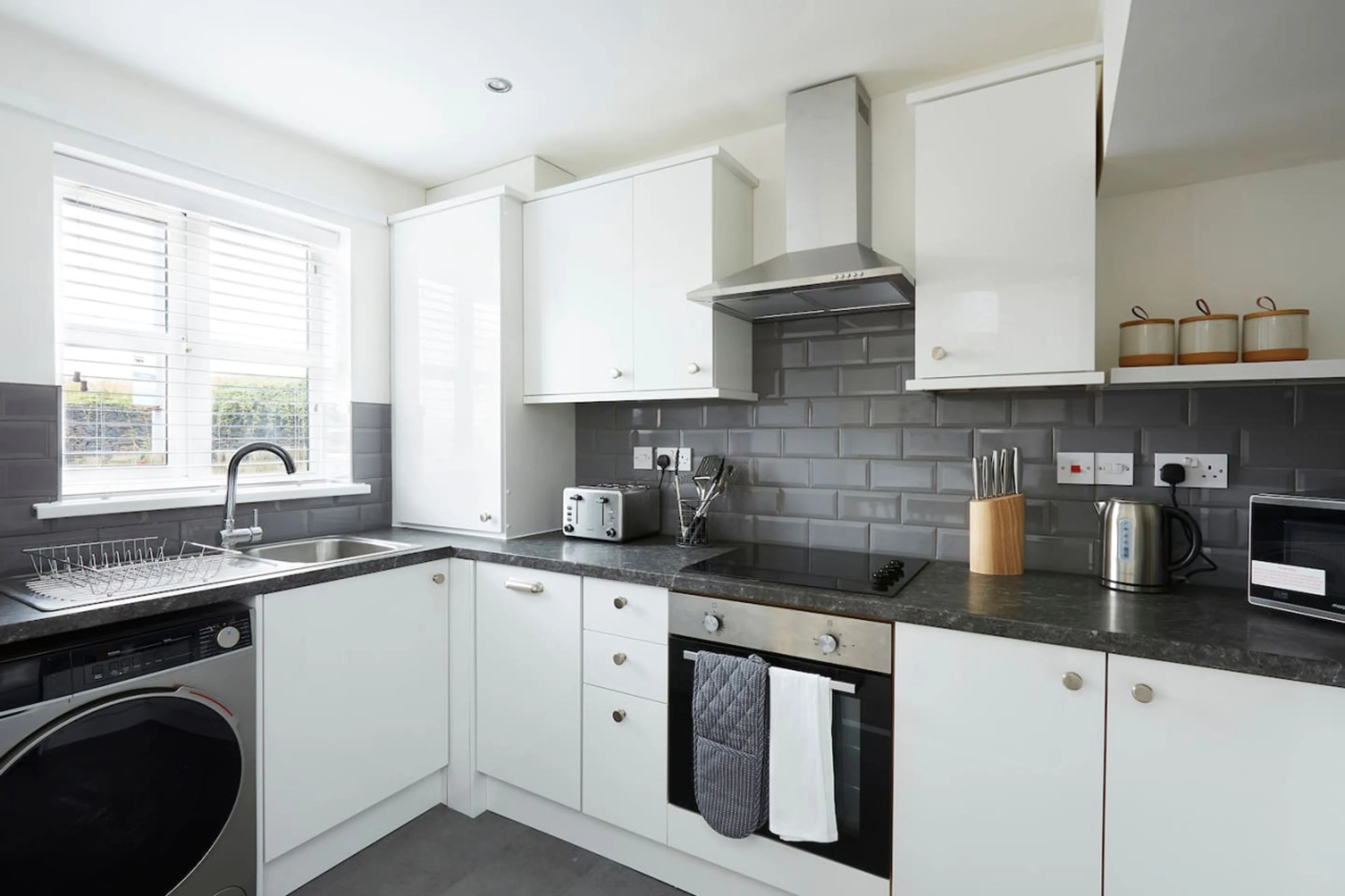 Beacon Hill View - Halifax/Piece Hall 4 min | Parking - View 2