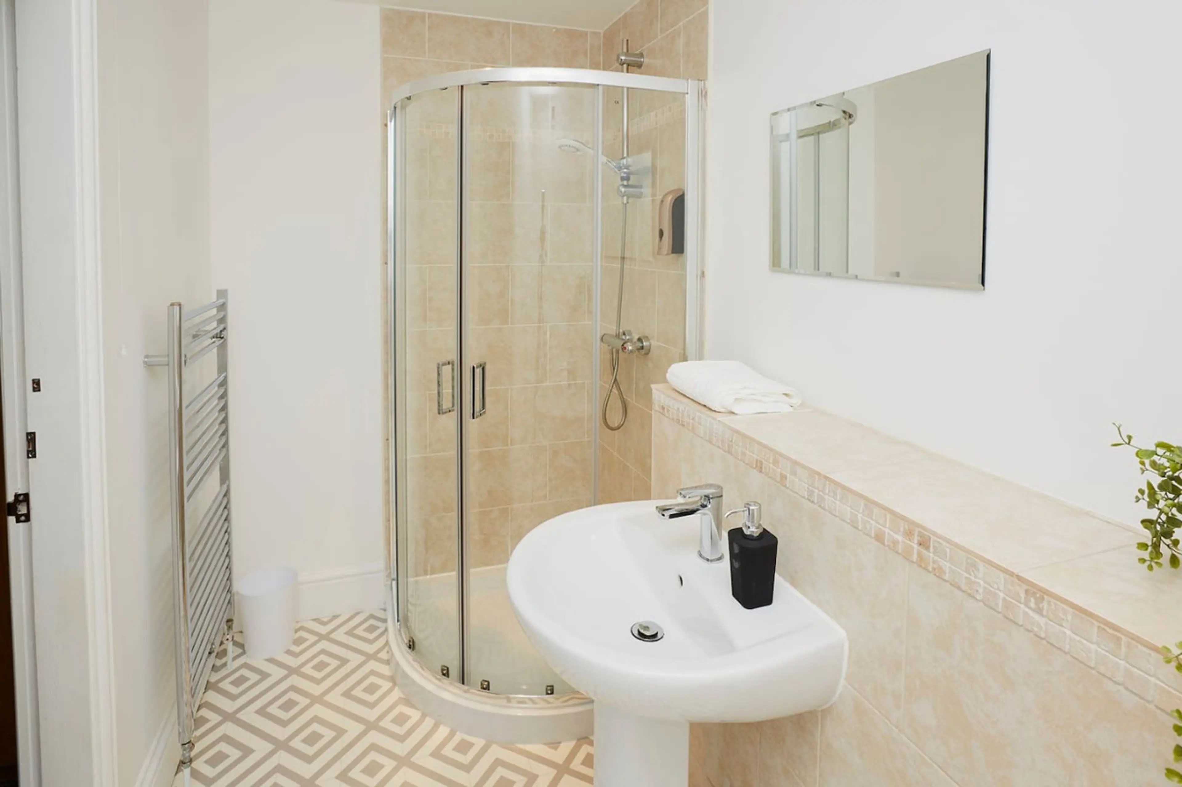 Lister's Nest |  Halifax→8 min | Family + Pets | Garden - Image 3