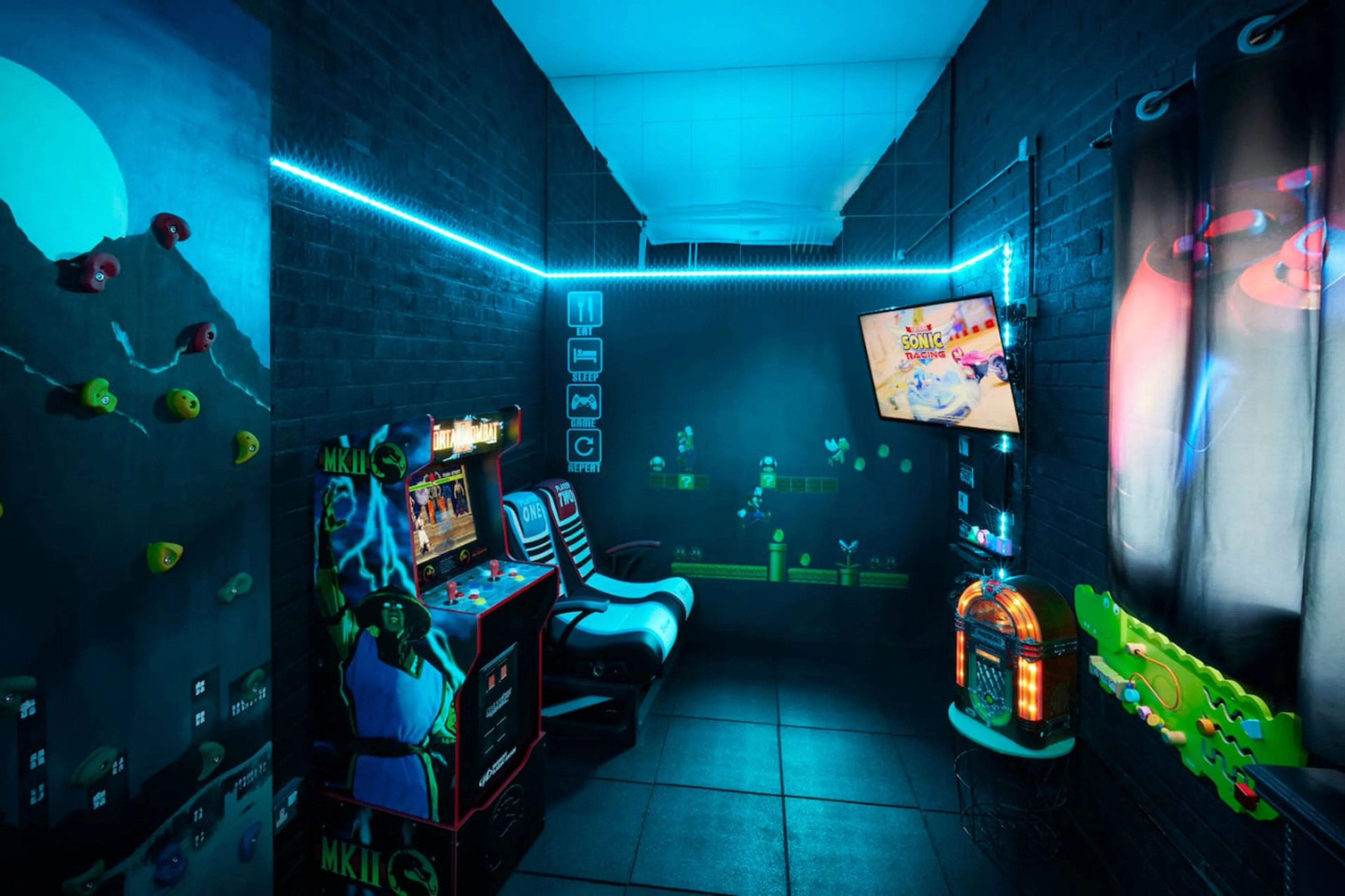 Cinder Hill - Whitby | Family Getaway! Hot Tub, Gaming - View 4