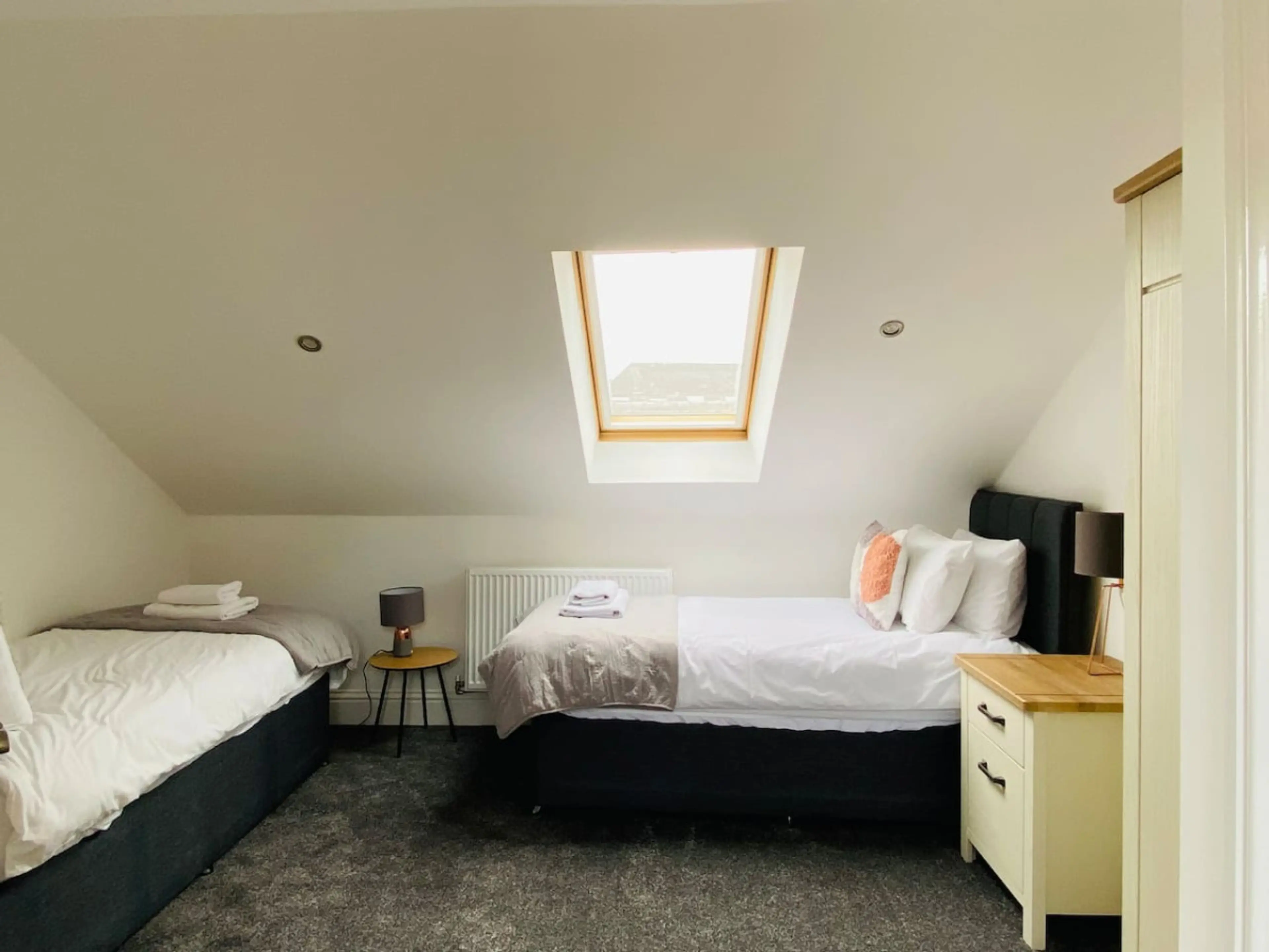 Royal Calderdale | 8→mins Halifax | Parking | Pets OK - Image 21