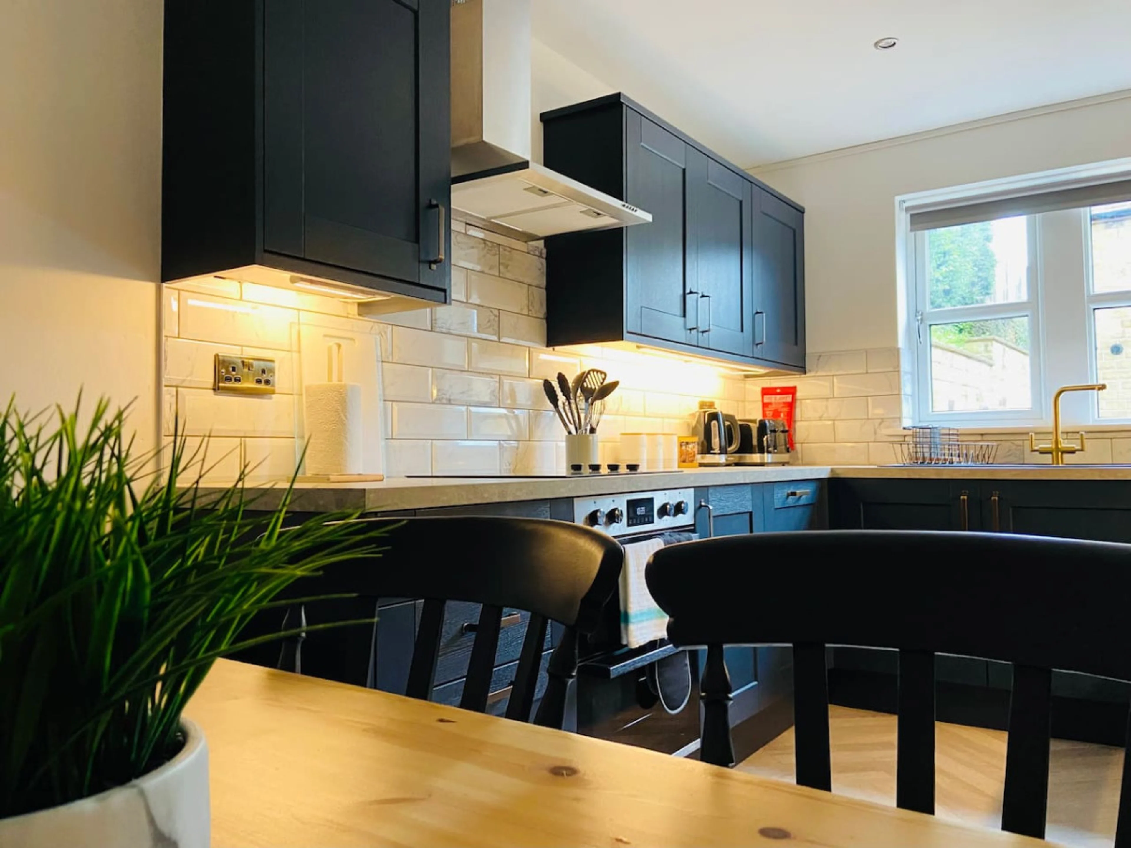 Royal Calderdale | 8→mins Halifax | Parking | Pets OK - Main view