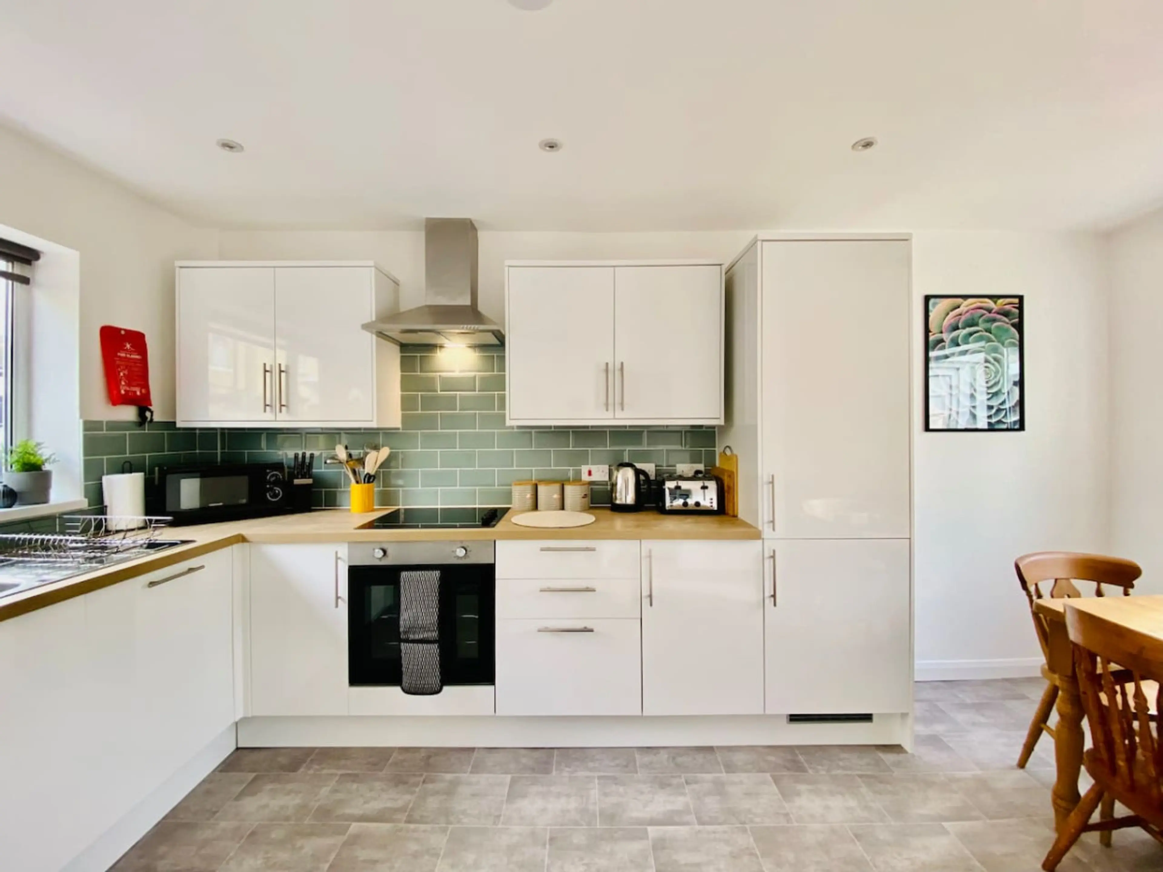 Lightcliffe Lodge | Halifax/Brighouse 8 mins - Image 2