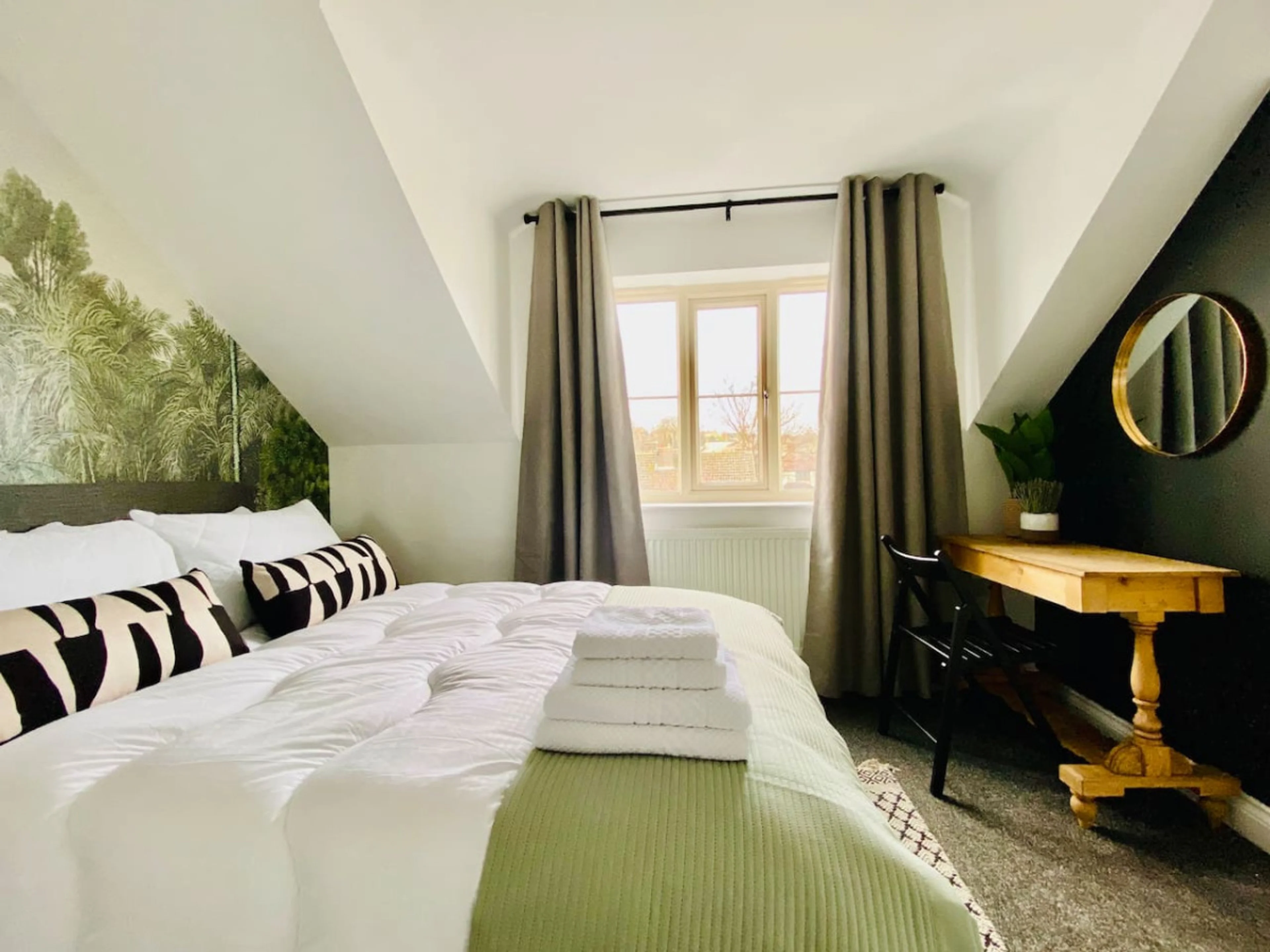 Greenway - Liversedge | Close to M62 | Parking - Main view