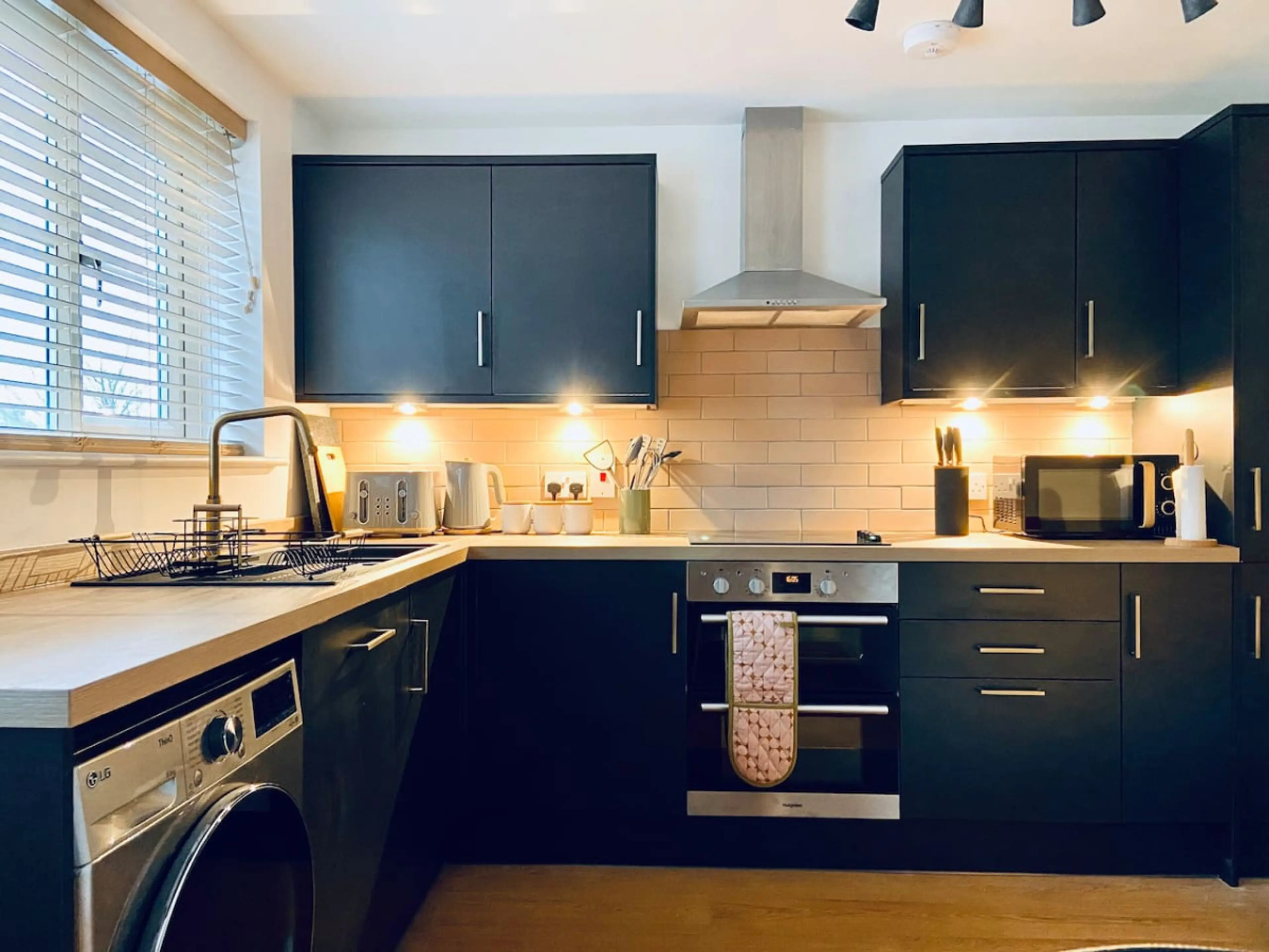 Greenway - Liversedge | Close to M62 | Parking - Image 4