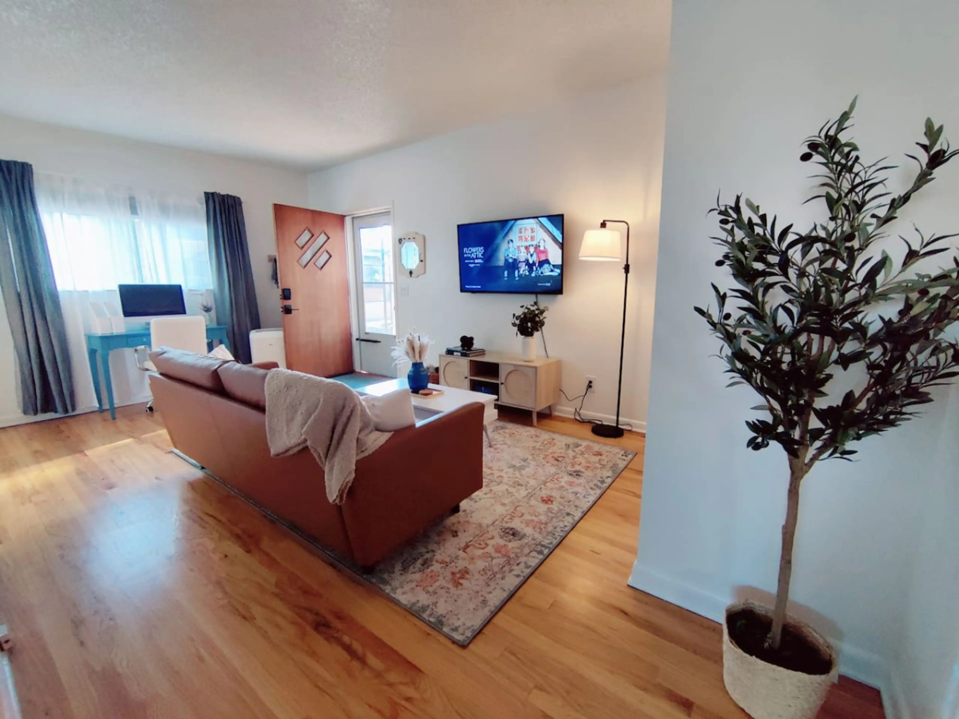 Create unforgettable memories in a living room that blends comfort with style.