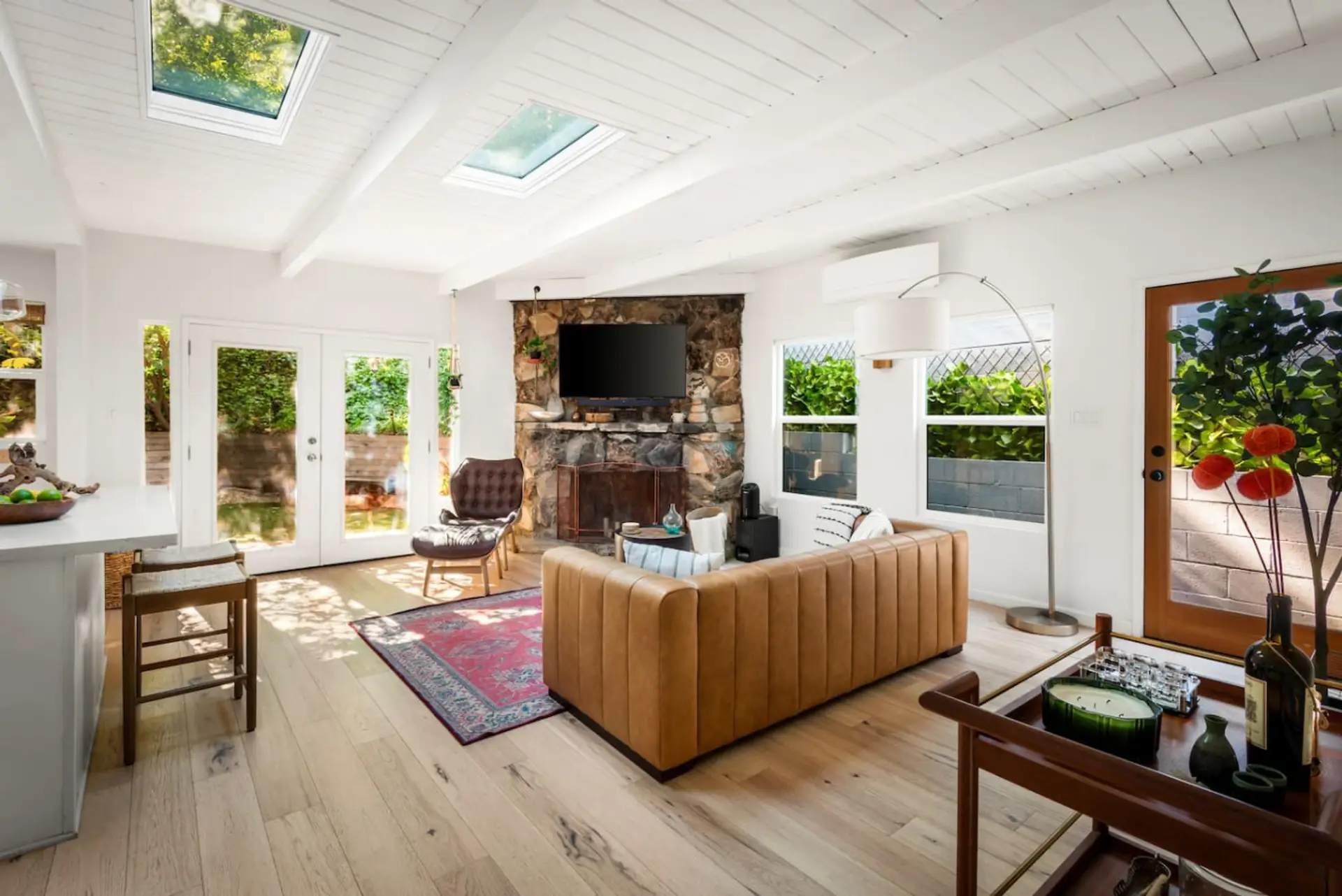 A light-filled gathering space where mornings feel slow and peaceful.