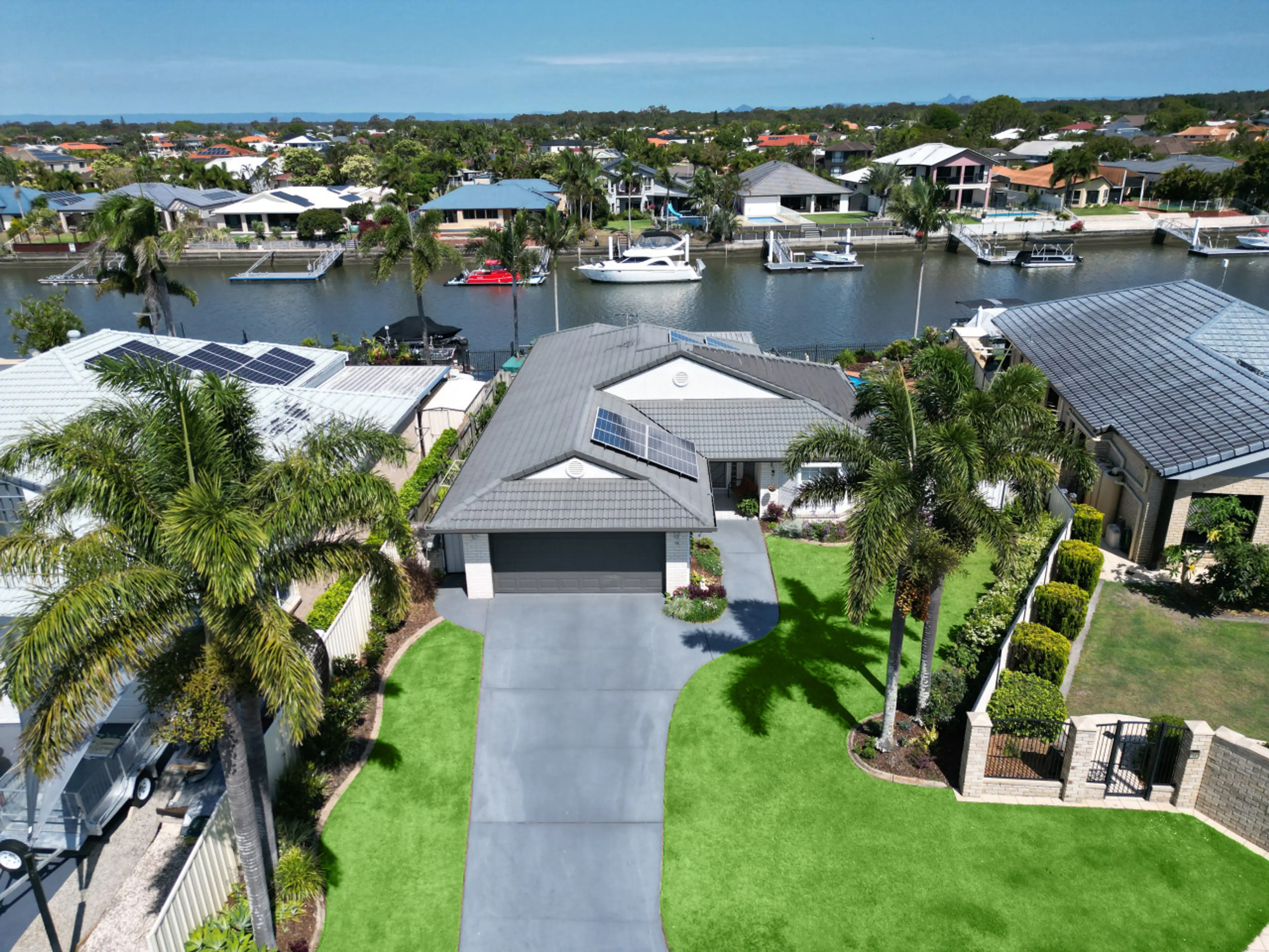 Relax in absolute waterfront style on the canal.