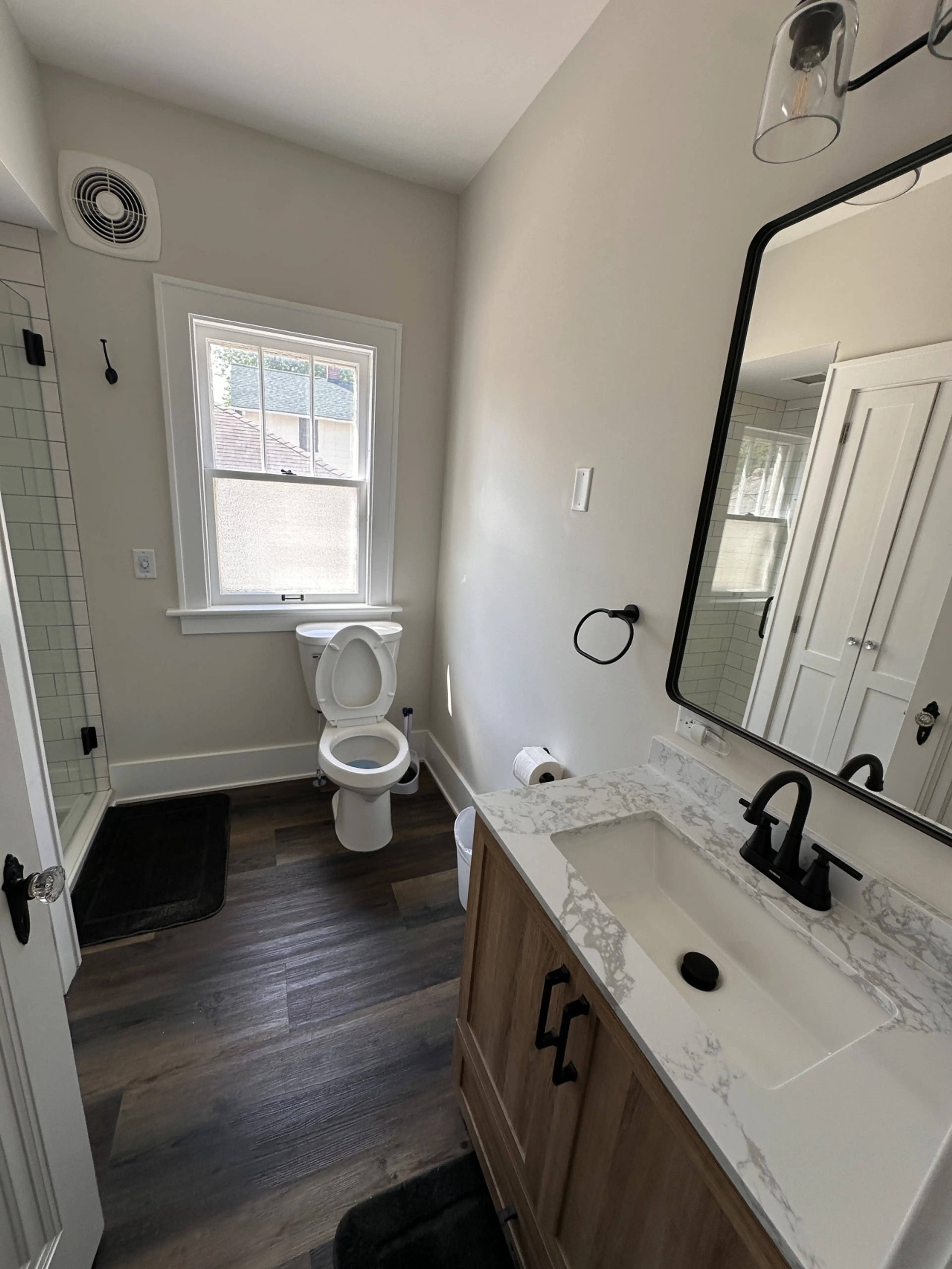 Upstairs Shared Bathroom