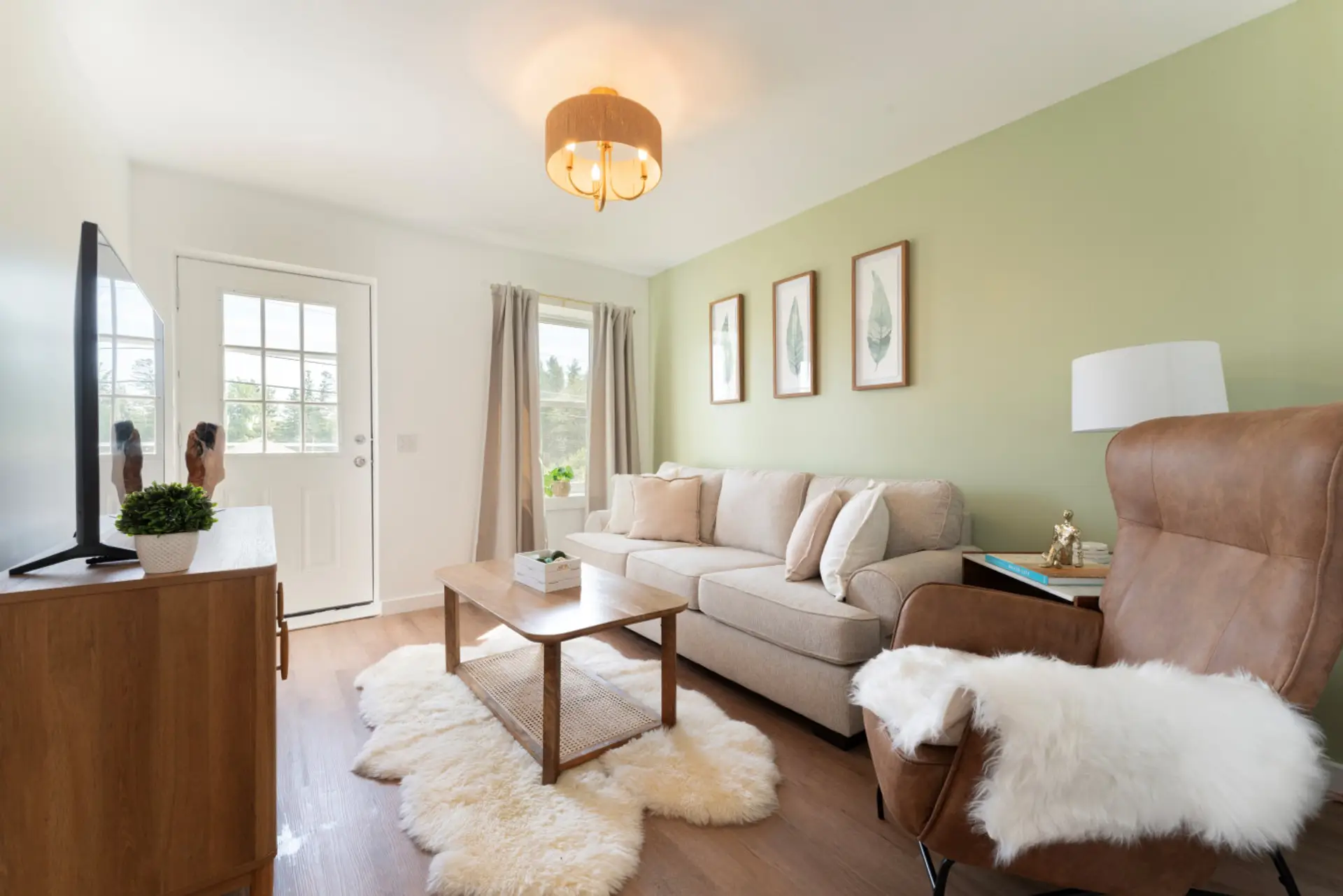 Living Room (Unit 6)