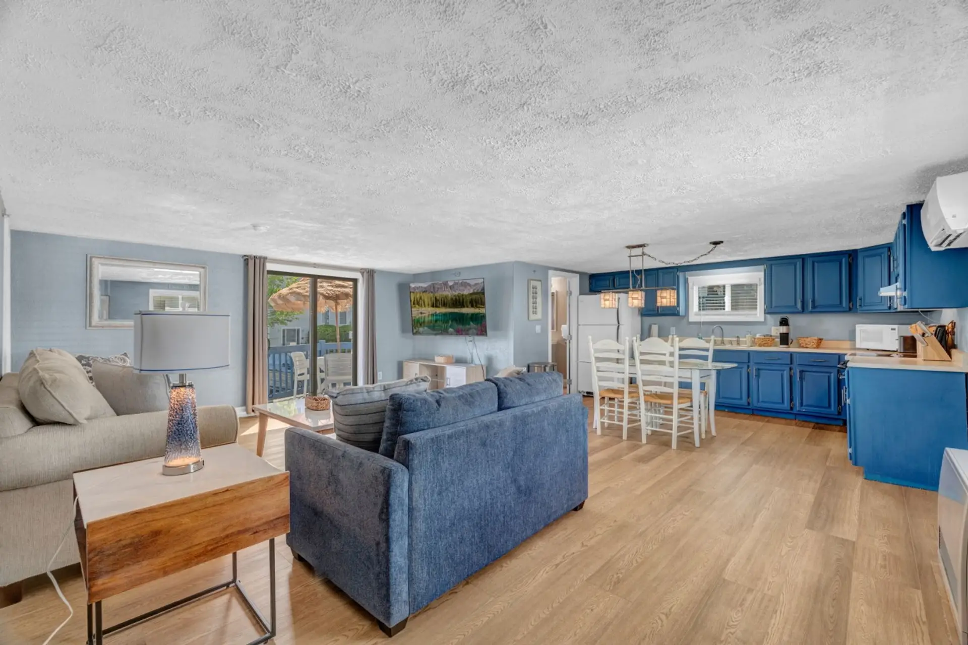 Living & Dining Area