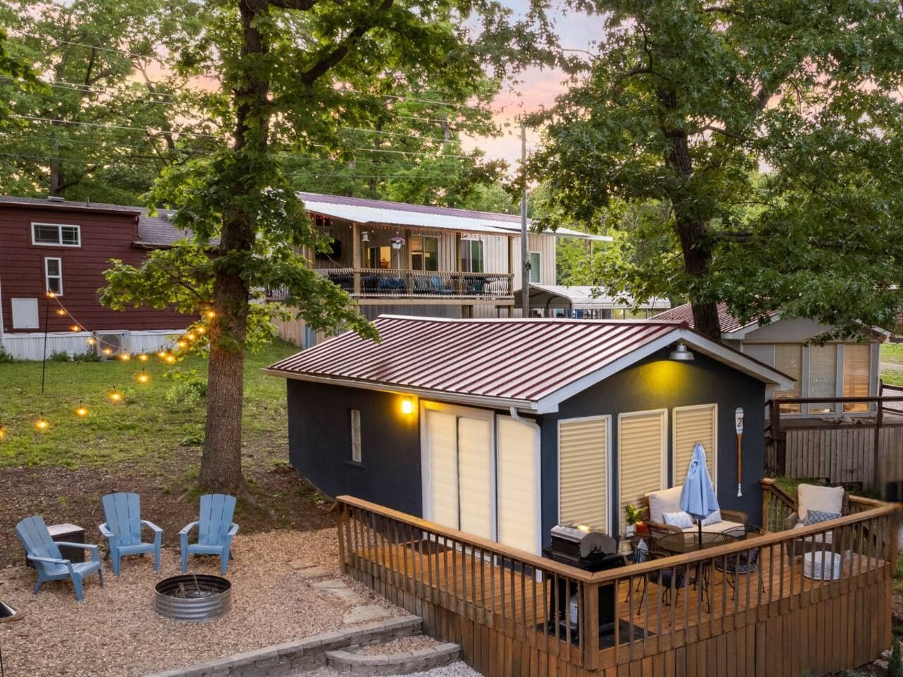 Tackle Box 21 Reel Cozy Cabin Slip + Kayaks: vacation rental in Sunrise Beach, Lake of the Ozarks