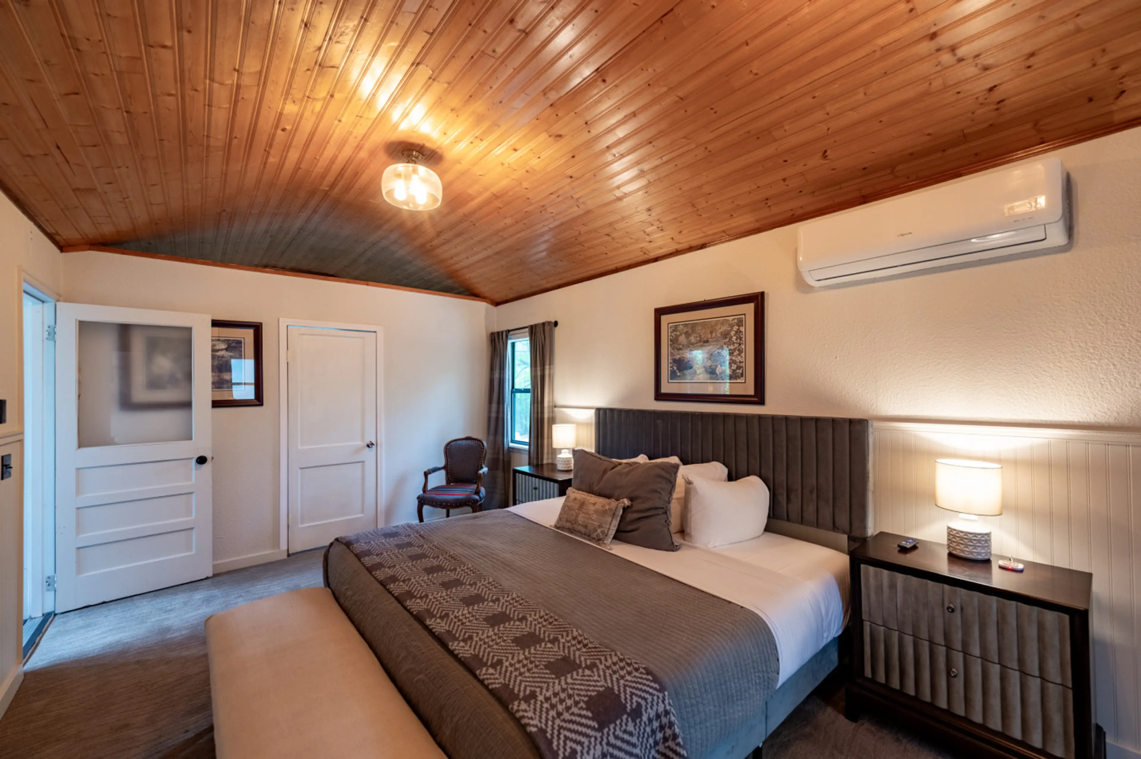 King Bedroom connected to Sunroom with pullout