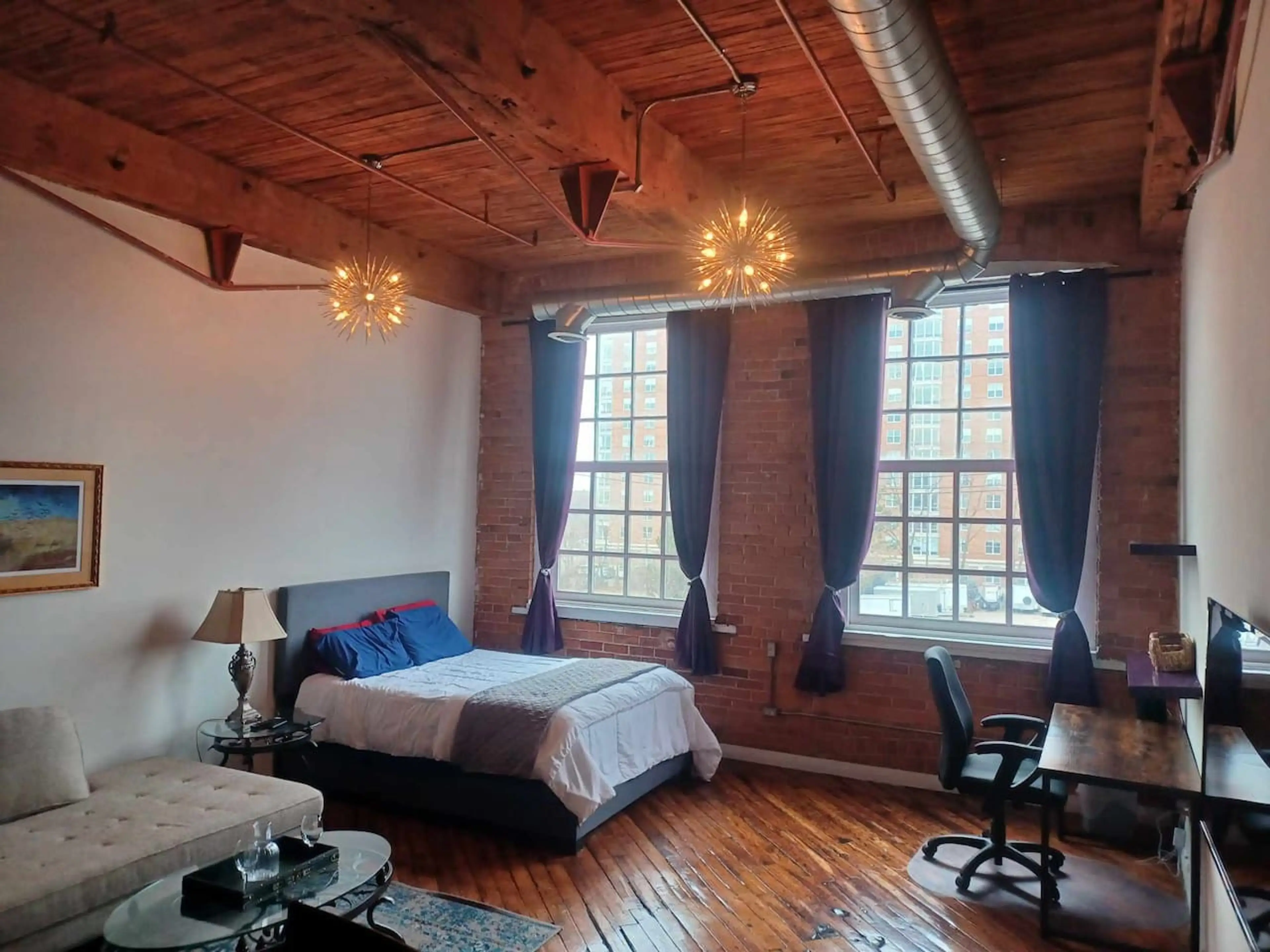 Studio Loft Bedroom-Lving Room-Work Space-Window Views