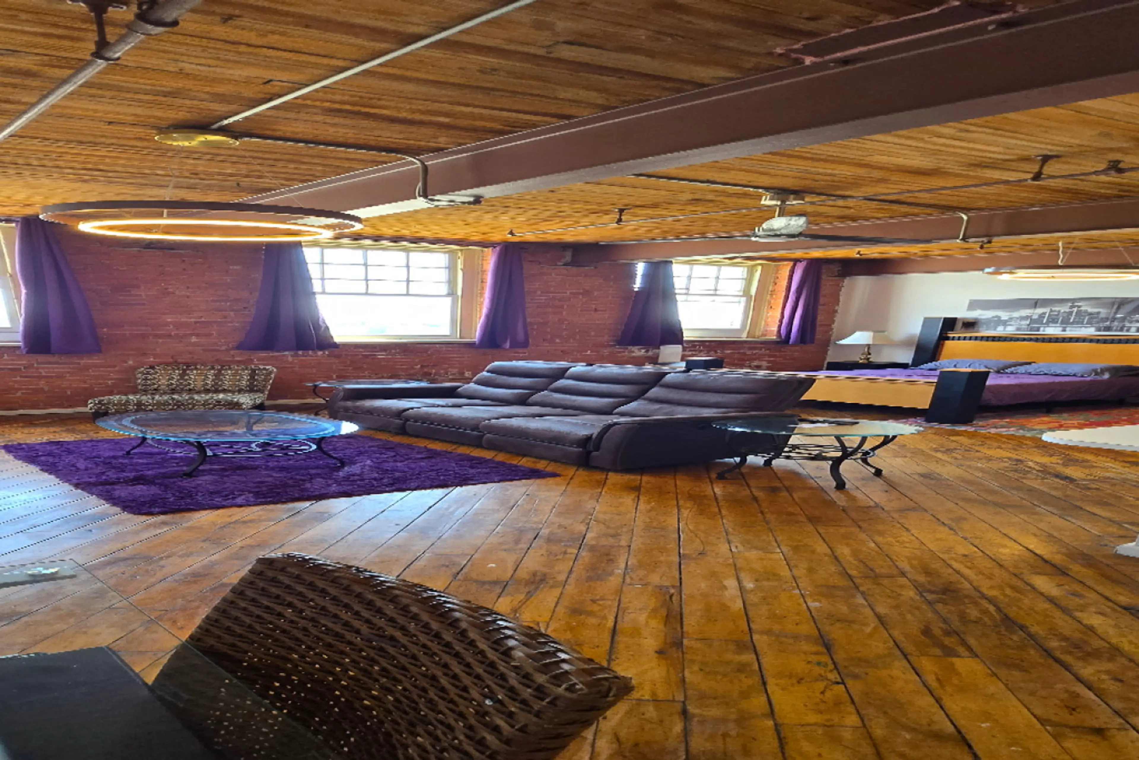 Motorcity Riverfront Loft