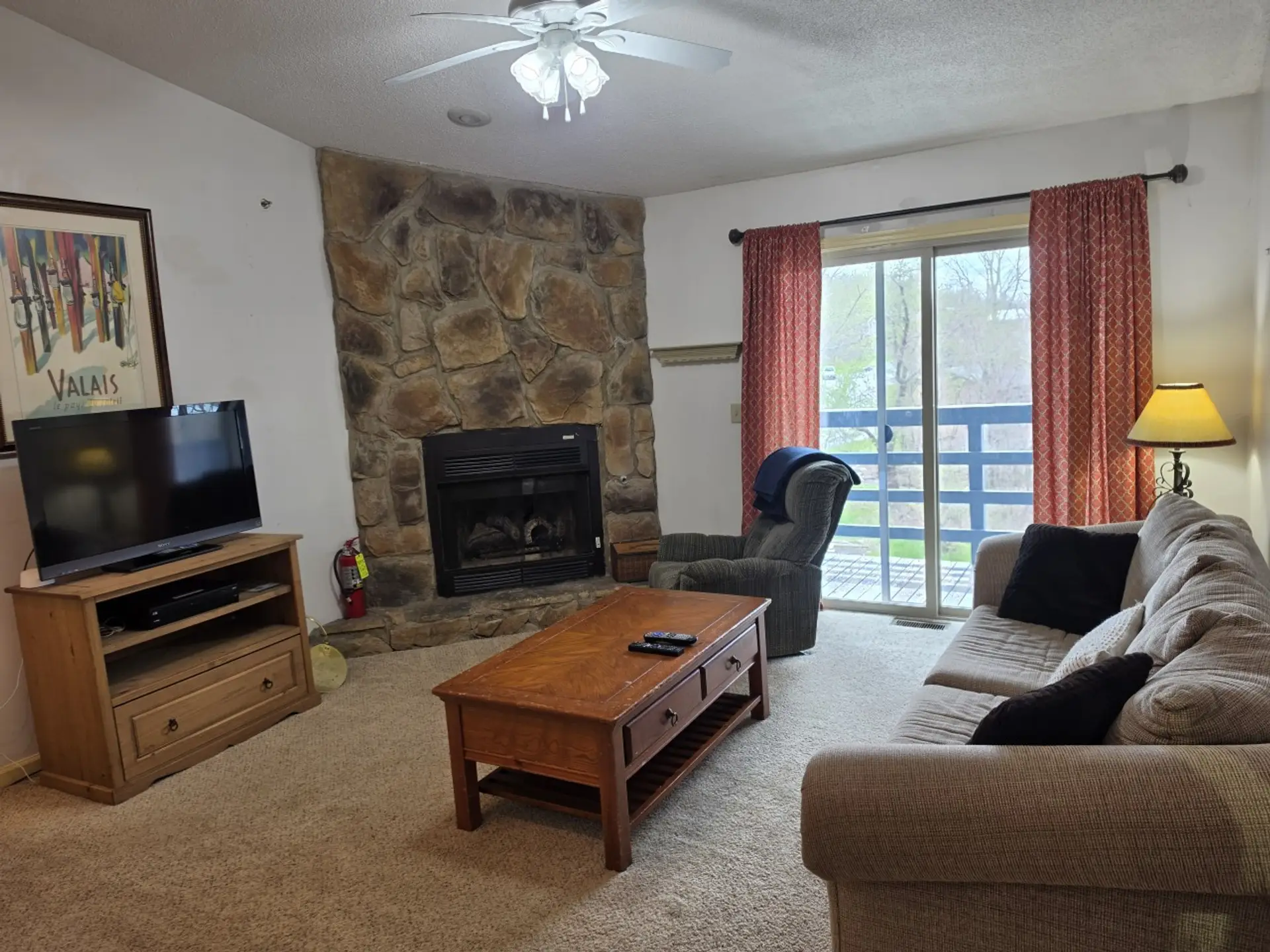 Living room area 303