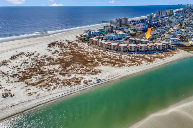 Blue Skyes Retreat — Waterfront Condo