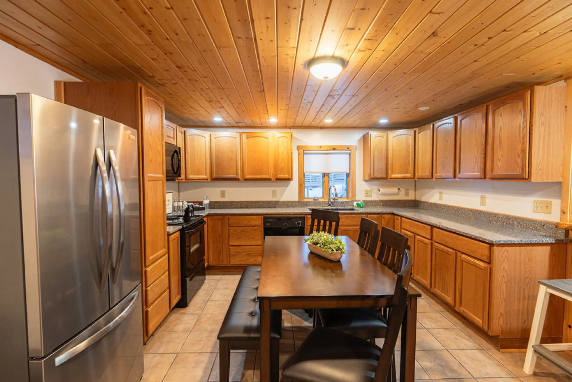 Spacious Kitchen with Oven