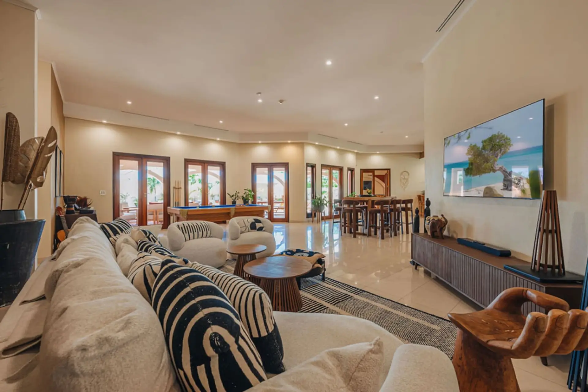 Experience spacious luxury — your Aruba retreat blends comfort and exclusive amenities.