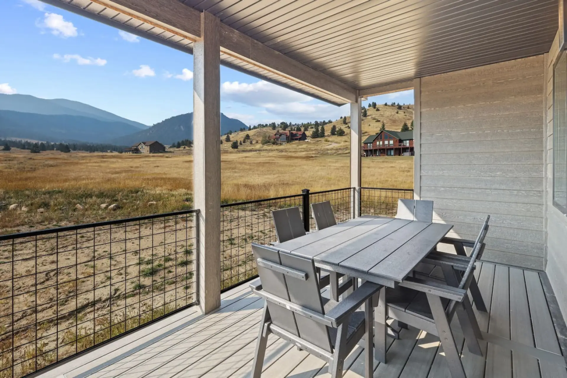 Outdoor dining on the back deck