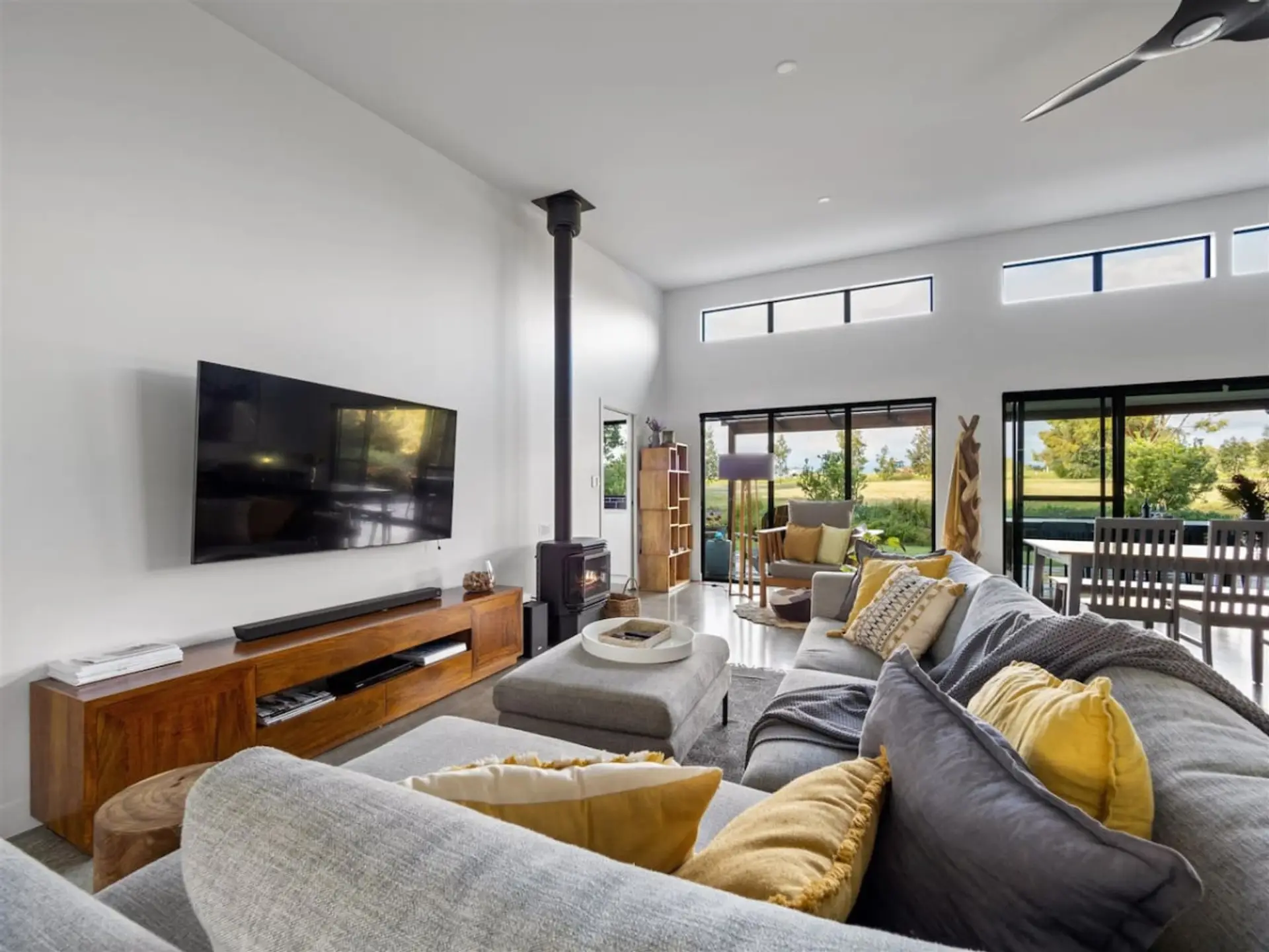 Living room, Entertainment, Air-conditioning, Fireplace & Ceiling Fan