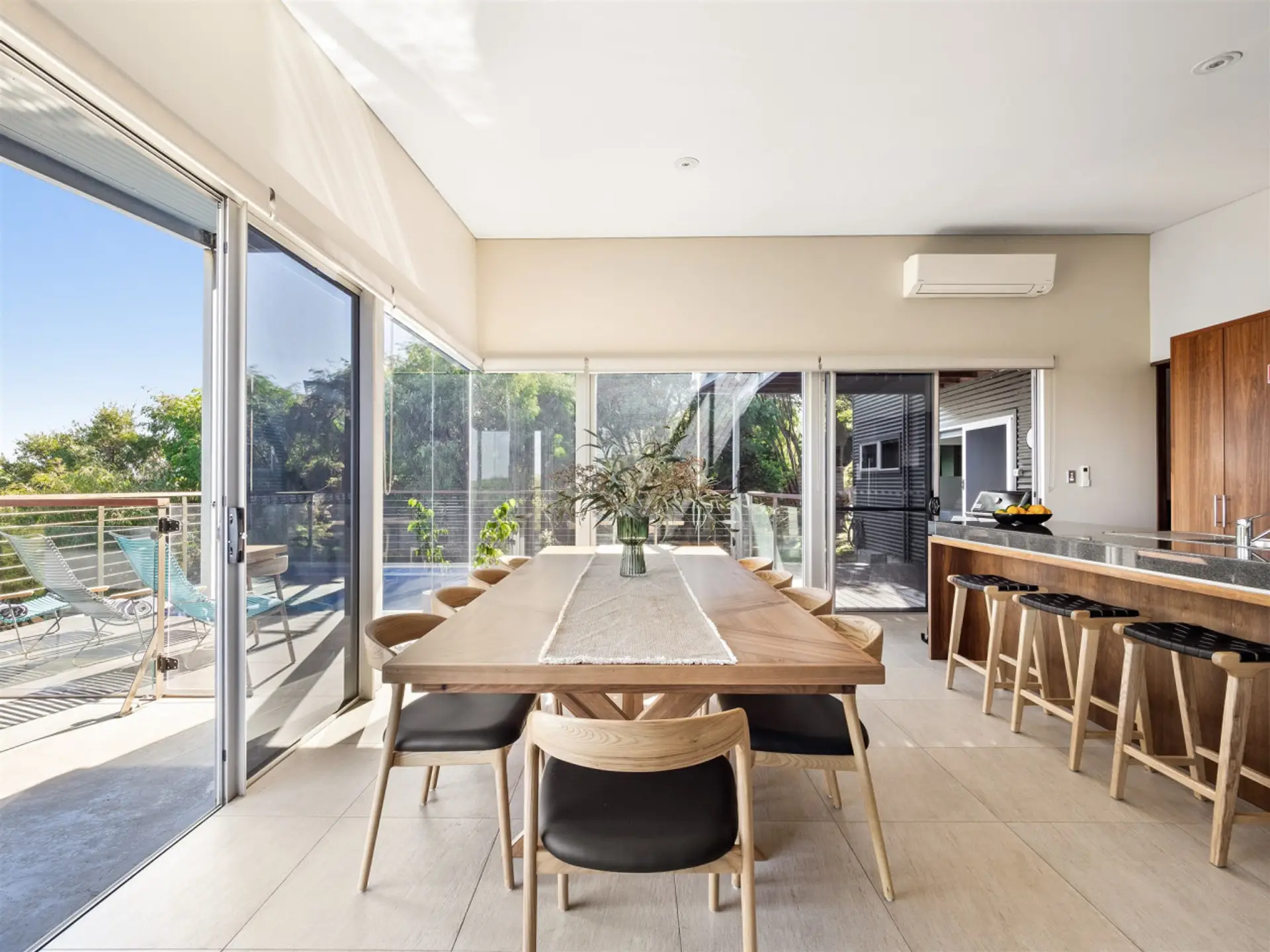 Dining area and Garden view w/ Reverse-cycle Air-condtioning