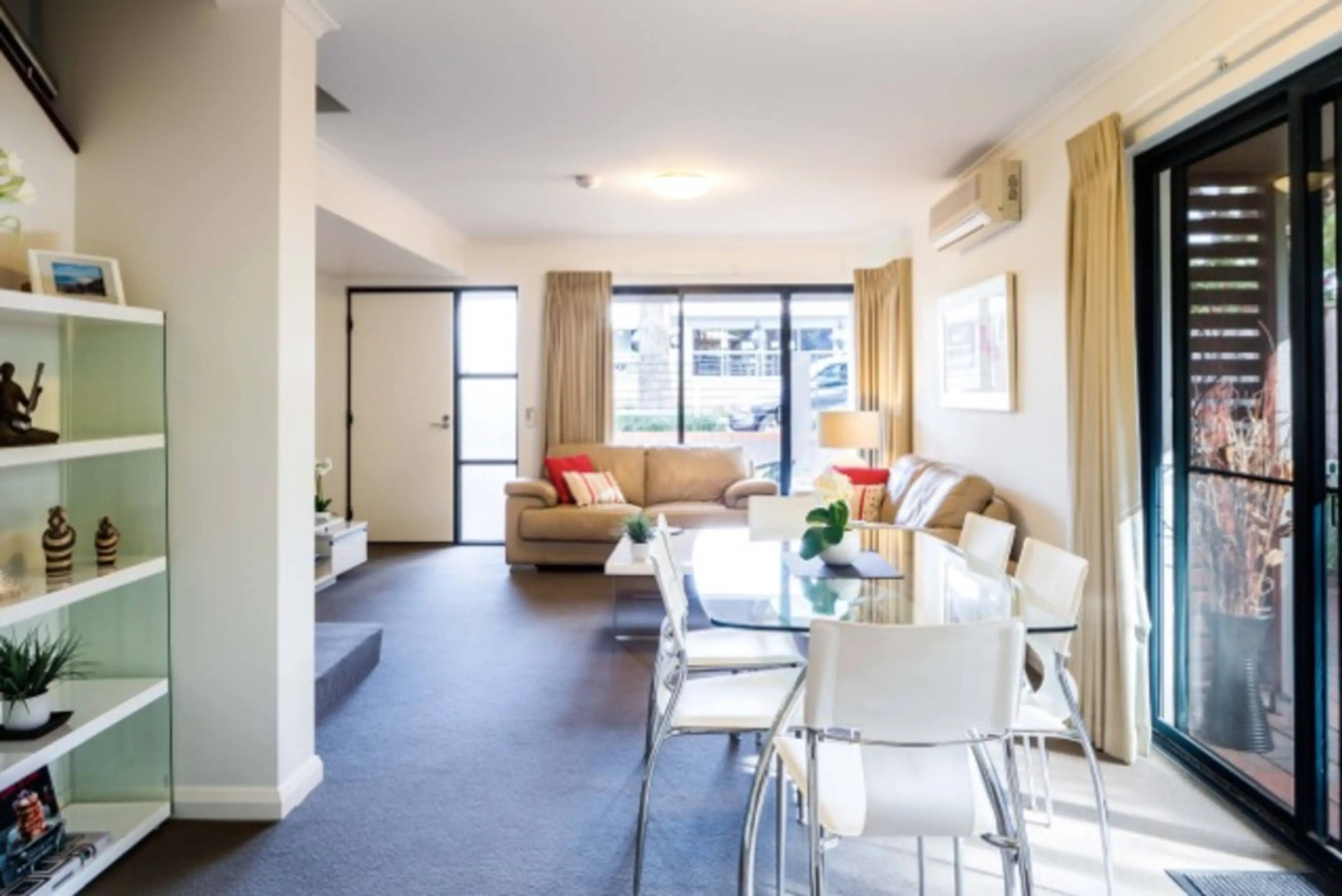 Dining area, Living room and Air-conditioning