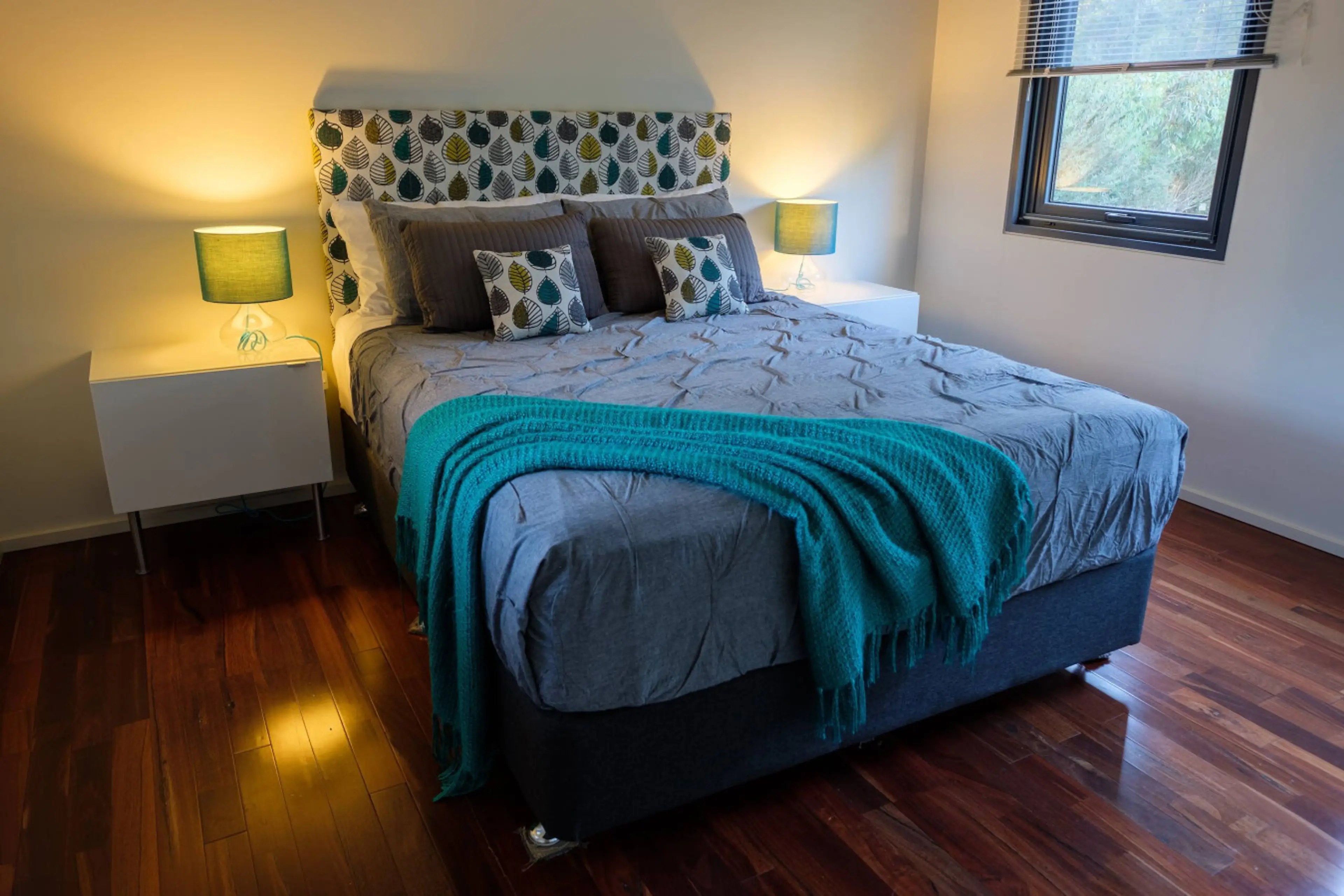 Bedroom 2 - 1 Queen bed