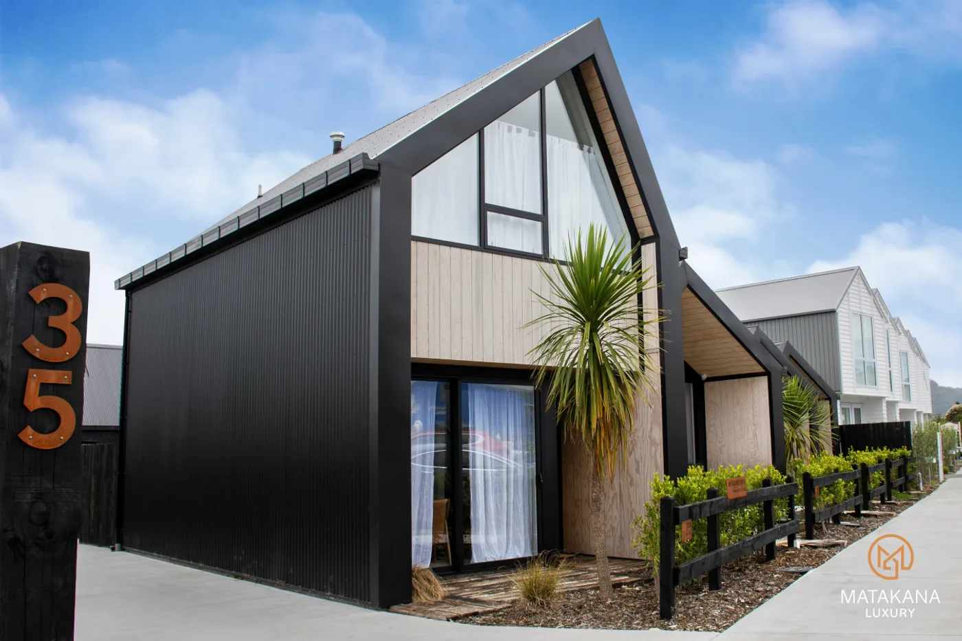 Villa One: Royale
