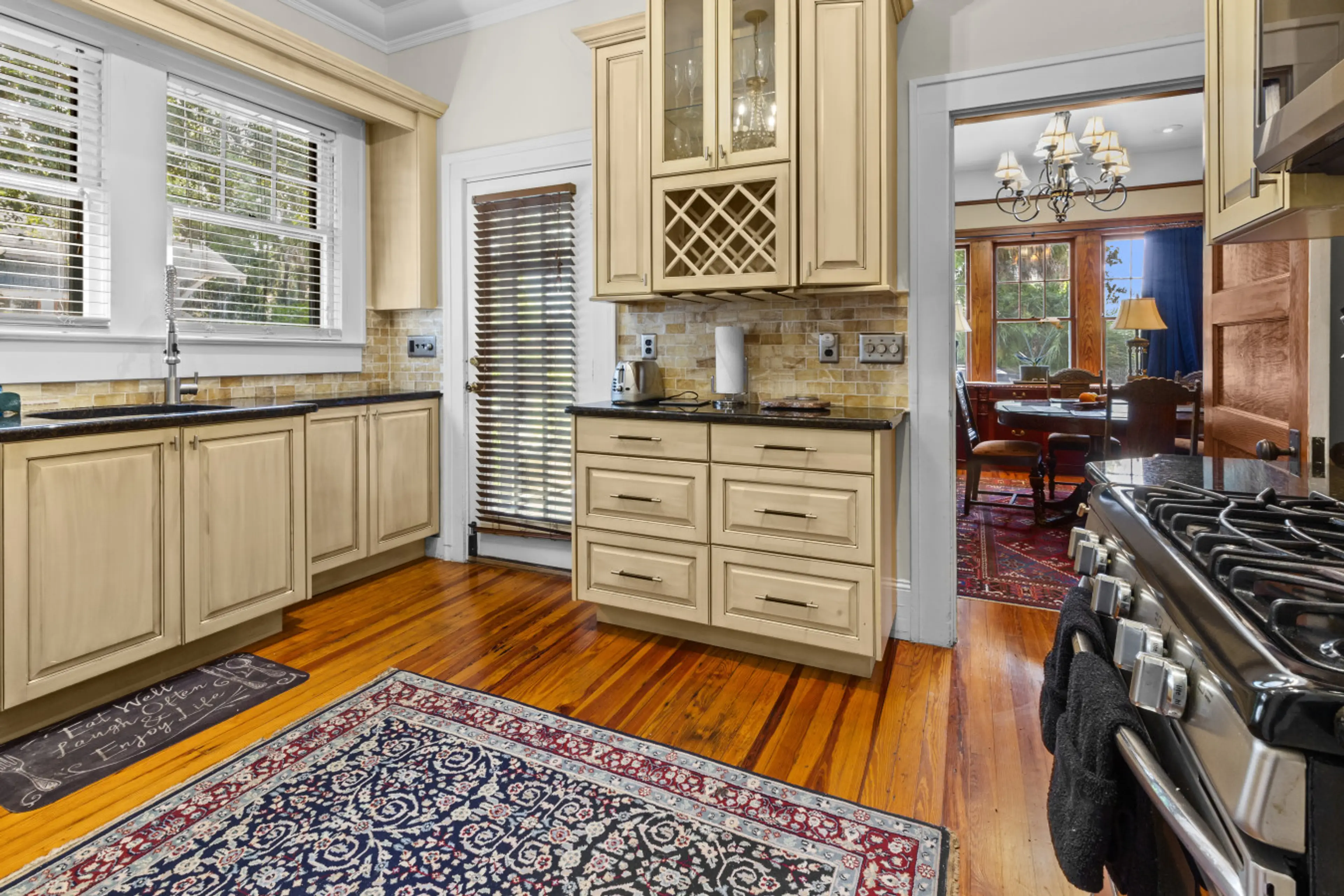 Fully equipped kitchen