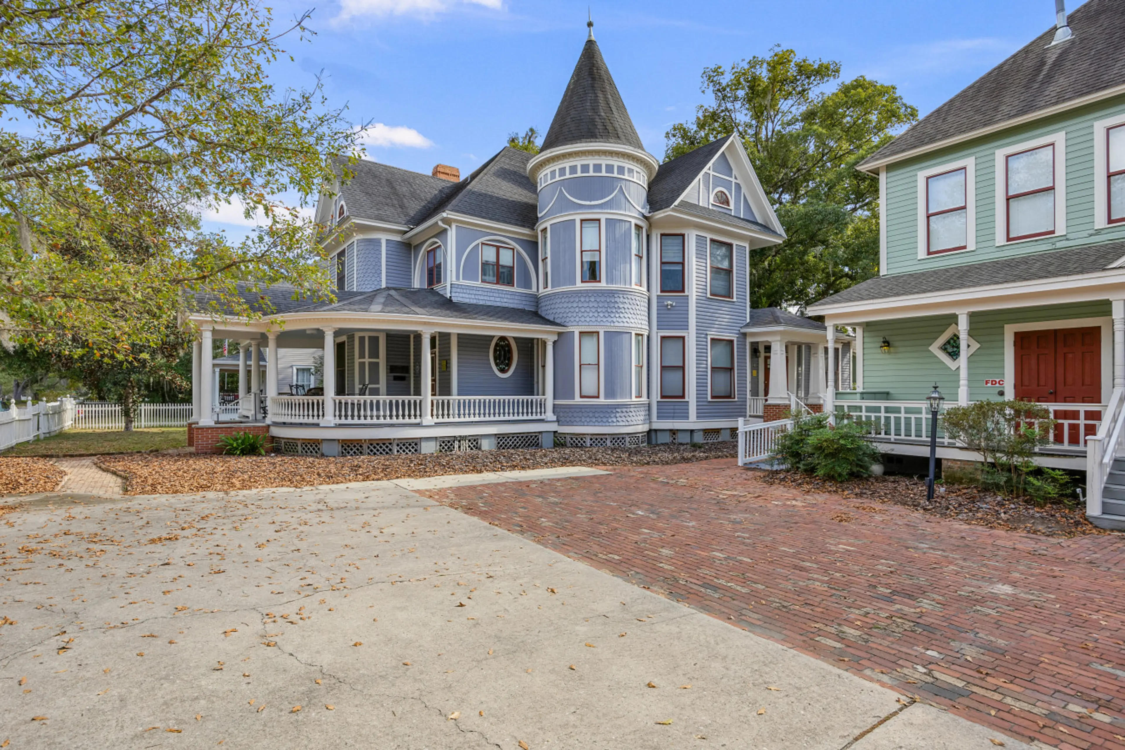 Beautiful Victorian Building- the suite is one of 4 apartments
