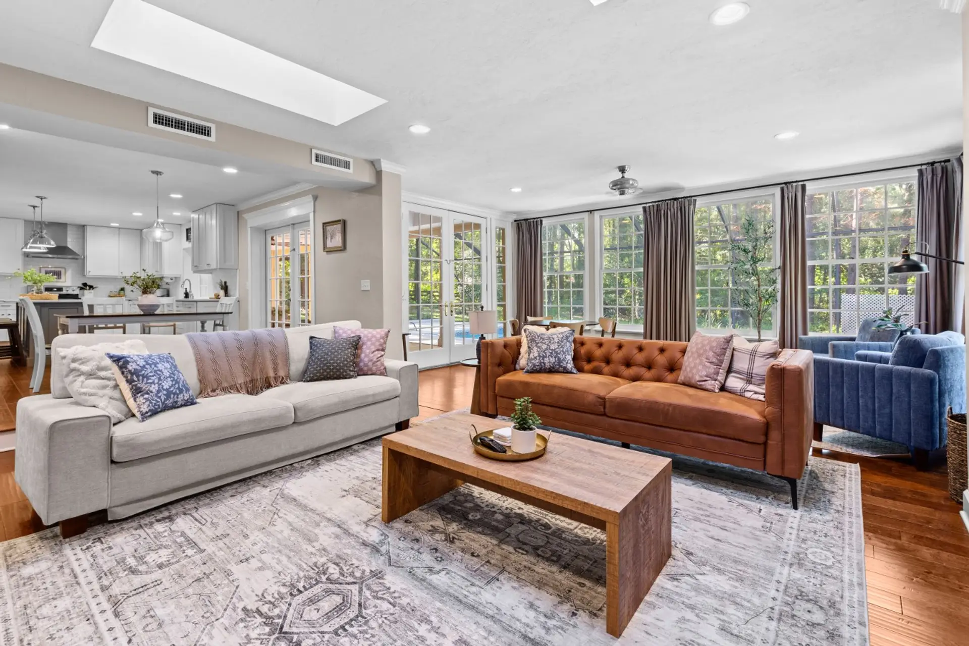 Comfortable, spacious and bright living room