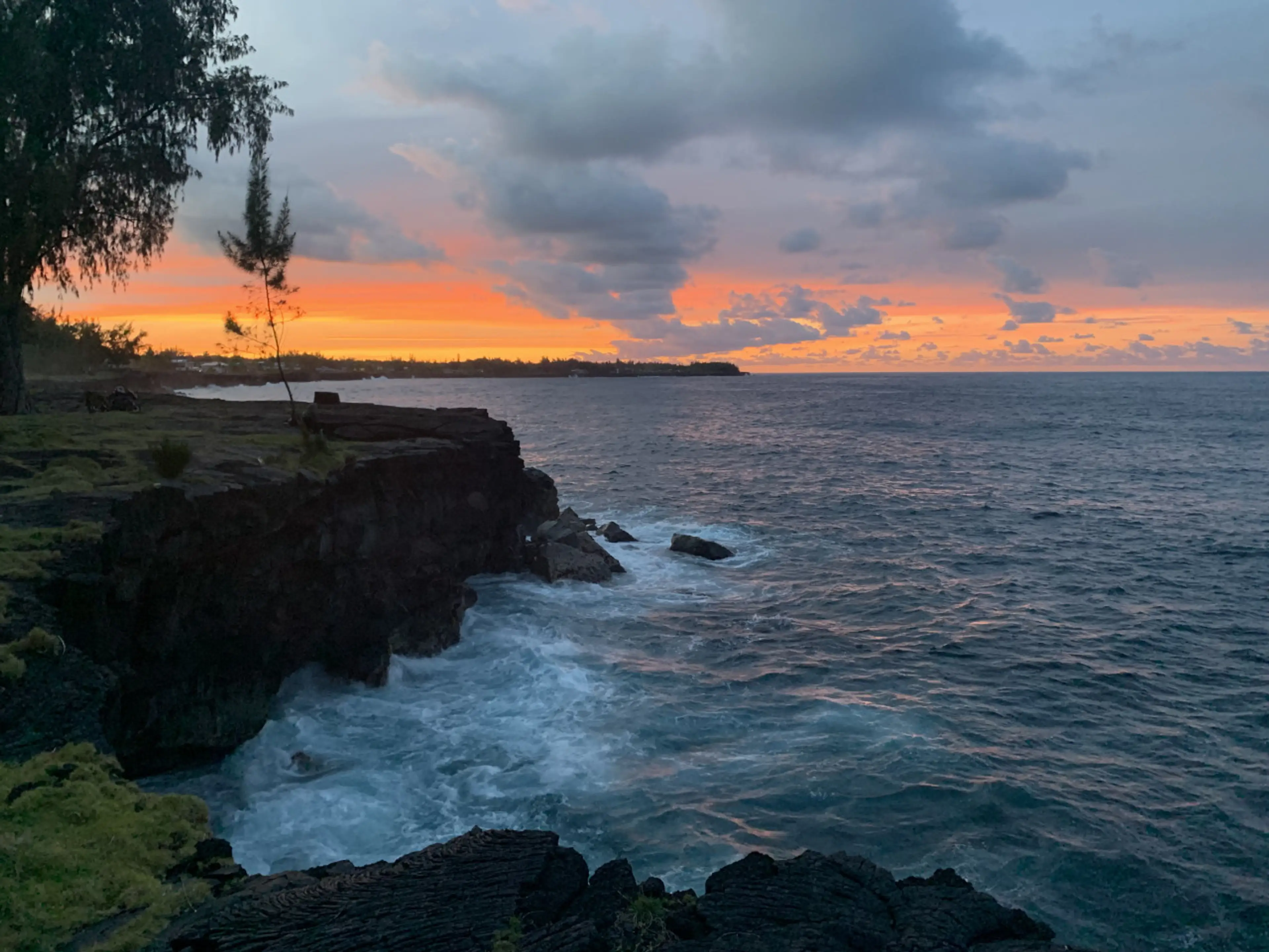 Paradise cliffs sunset in Hawaiian Paradise Park