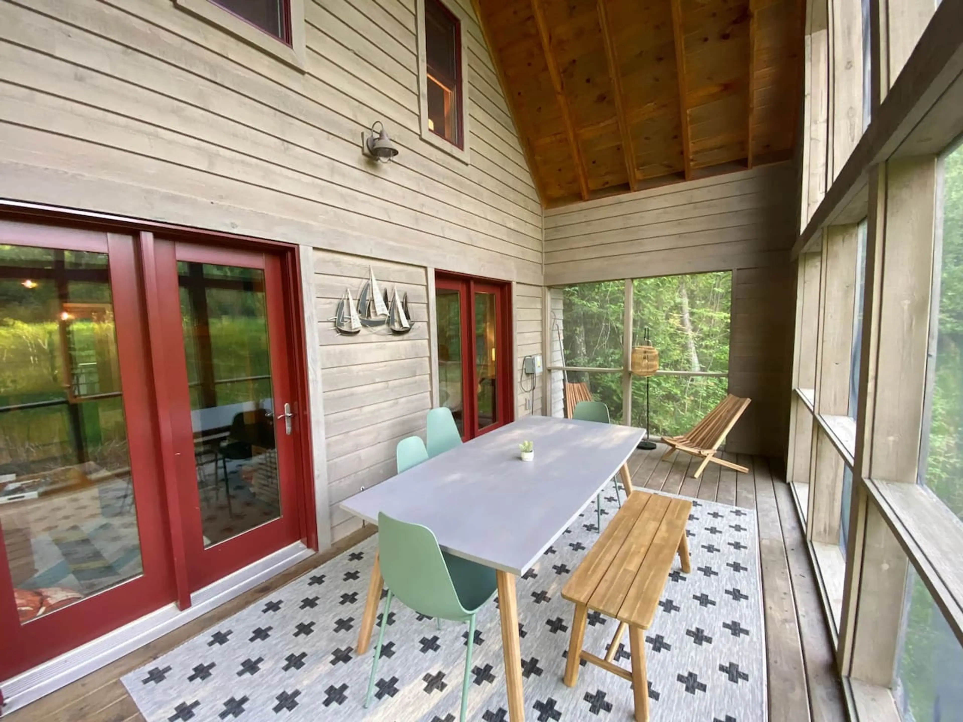 Screened-in porch
