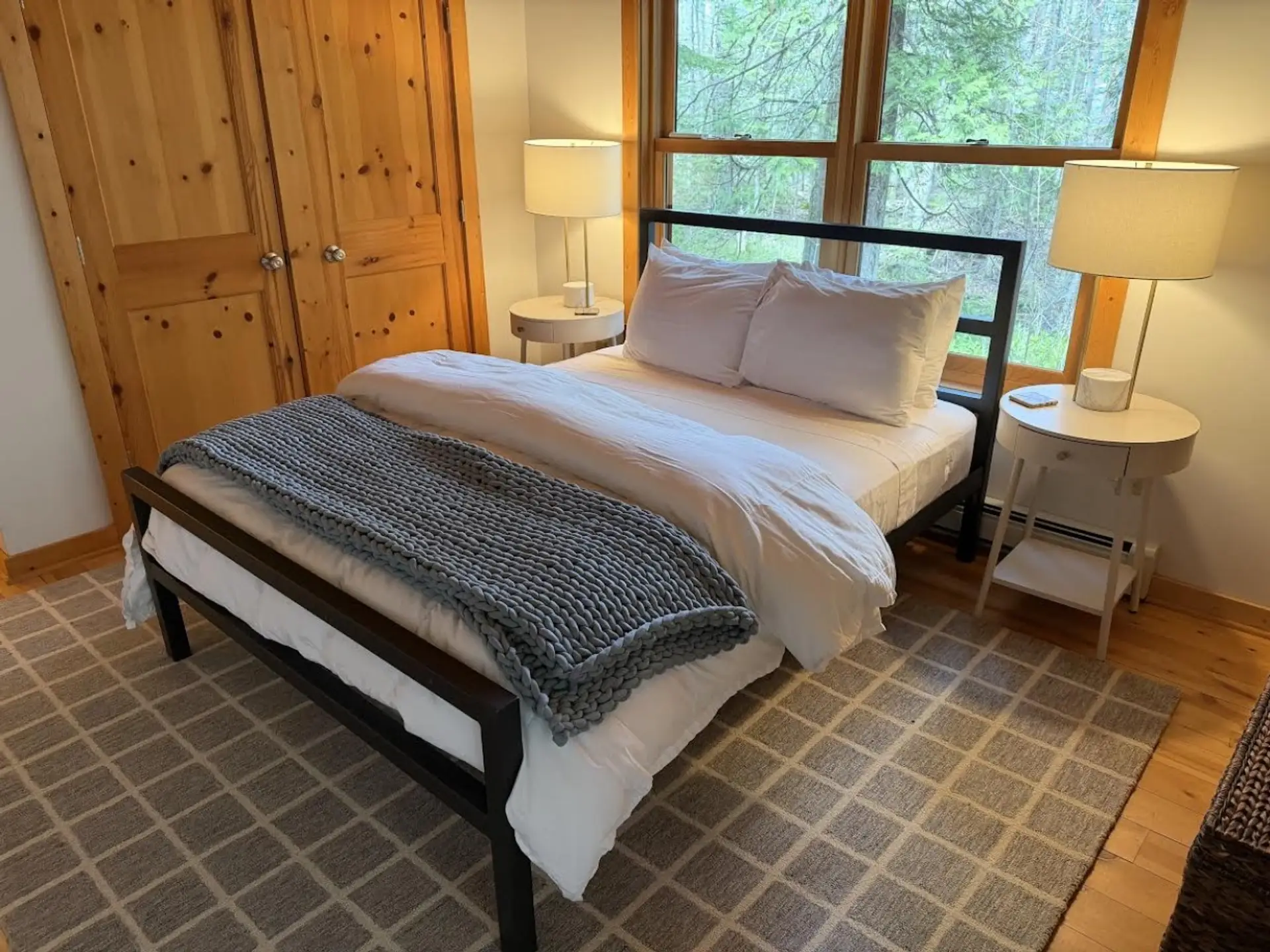 Queen Bedroom Downstairs