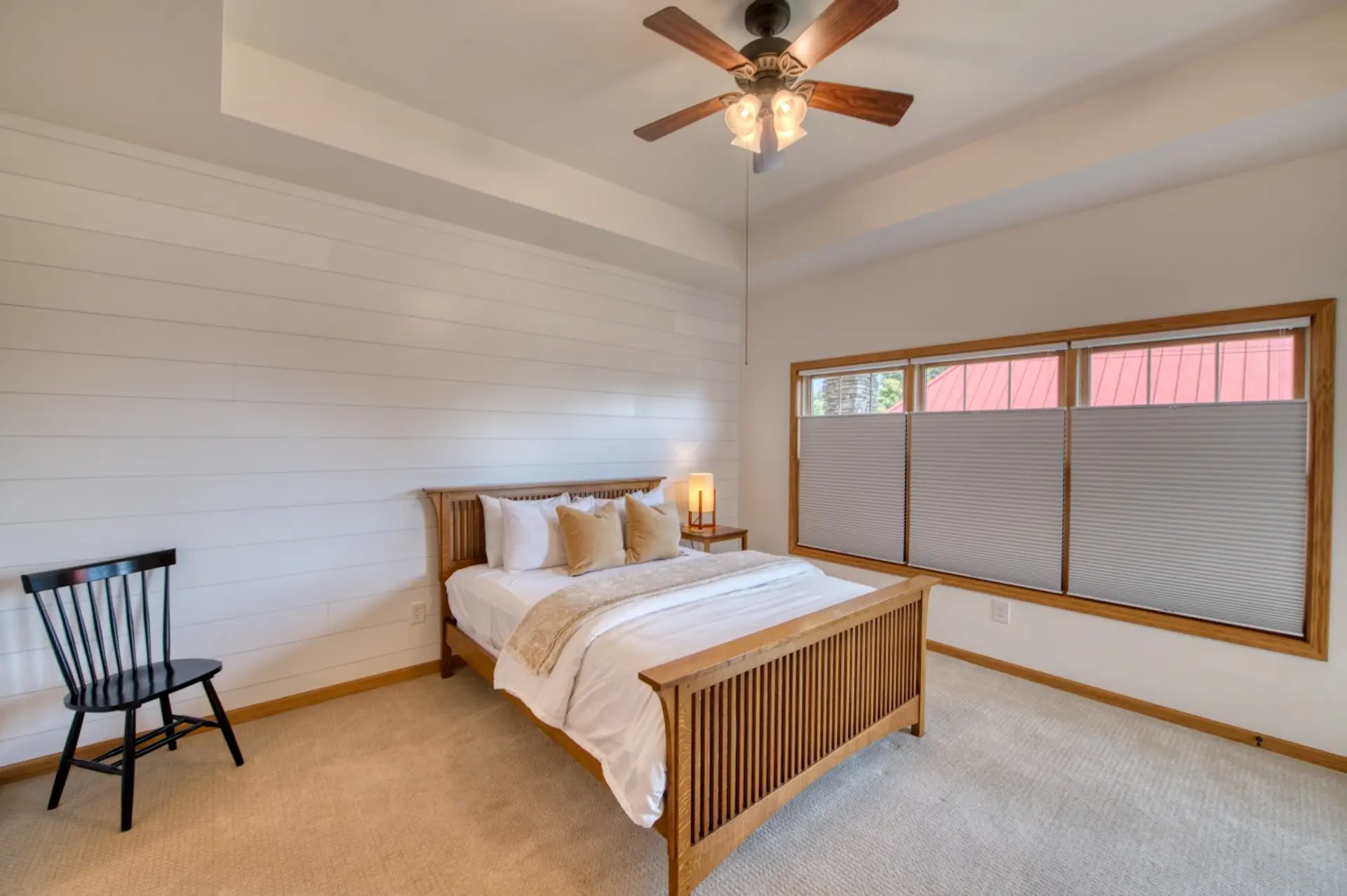 Master - Queen Bedroom