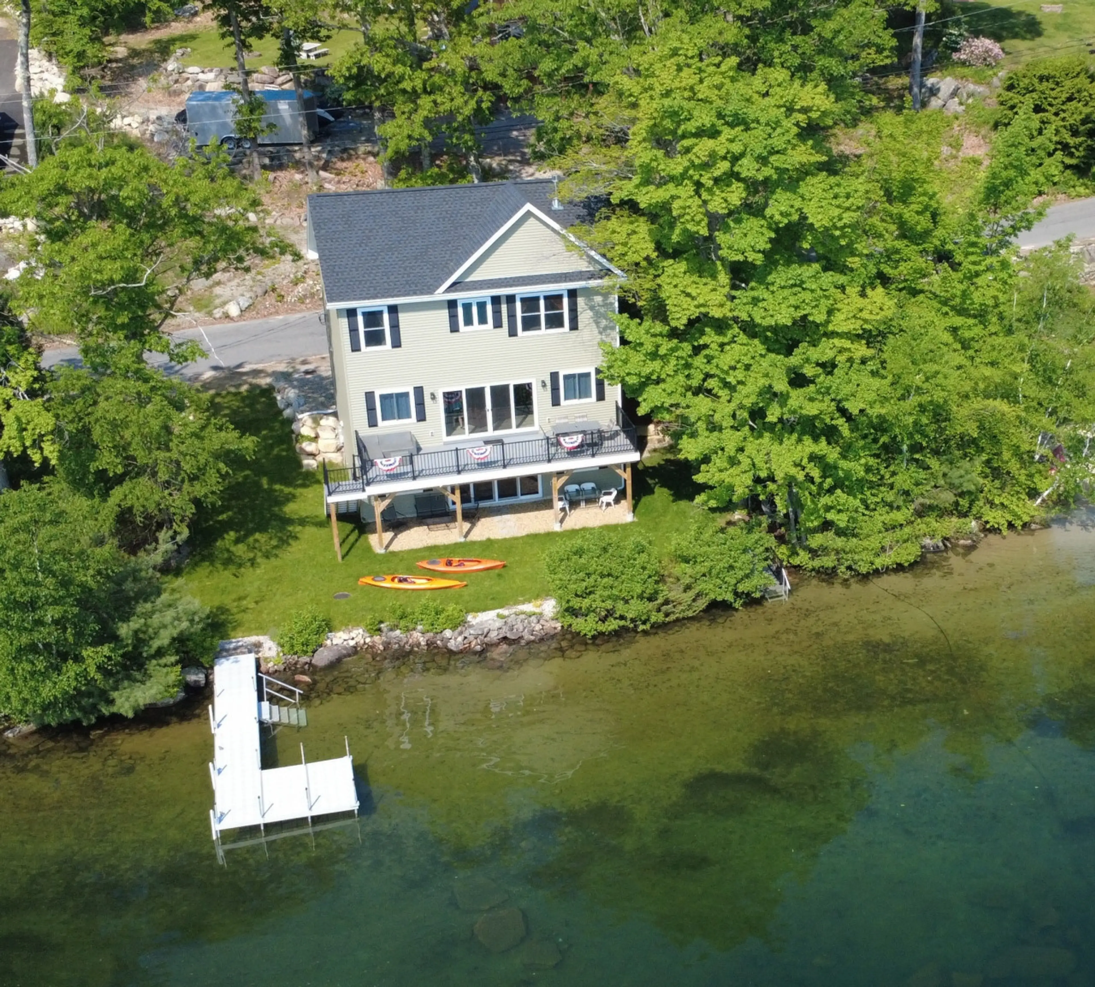 Brand New Construction home on Spring Fed Merrymeeting Lake. Such a hidden gem! Complete with 2 kayaks, a private dock, a paddle board, and a swimming platform