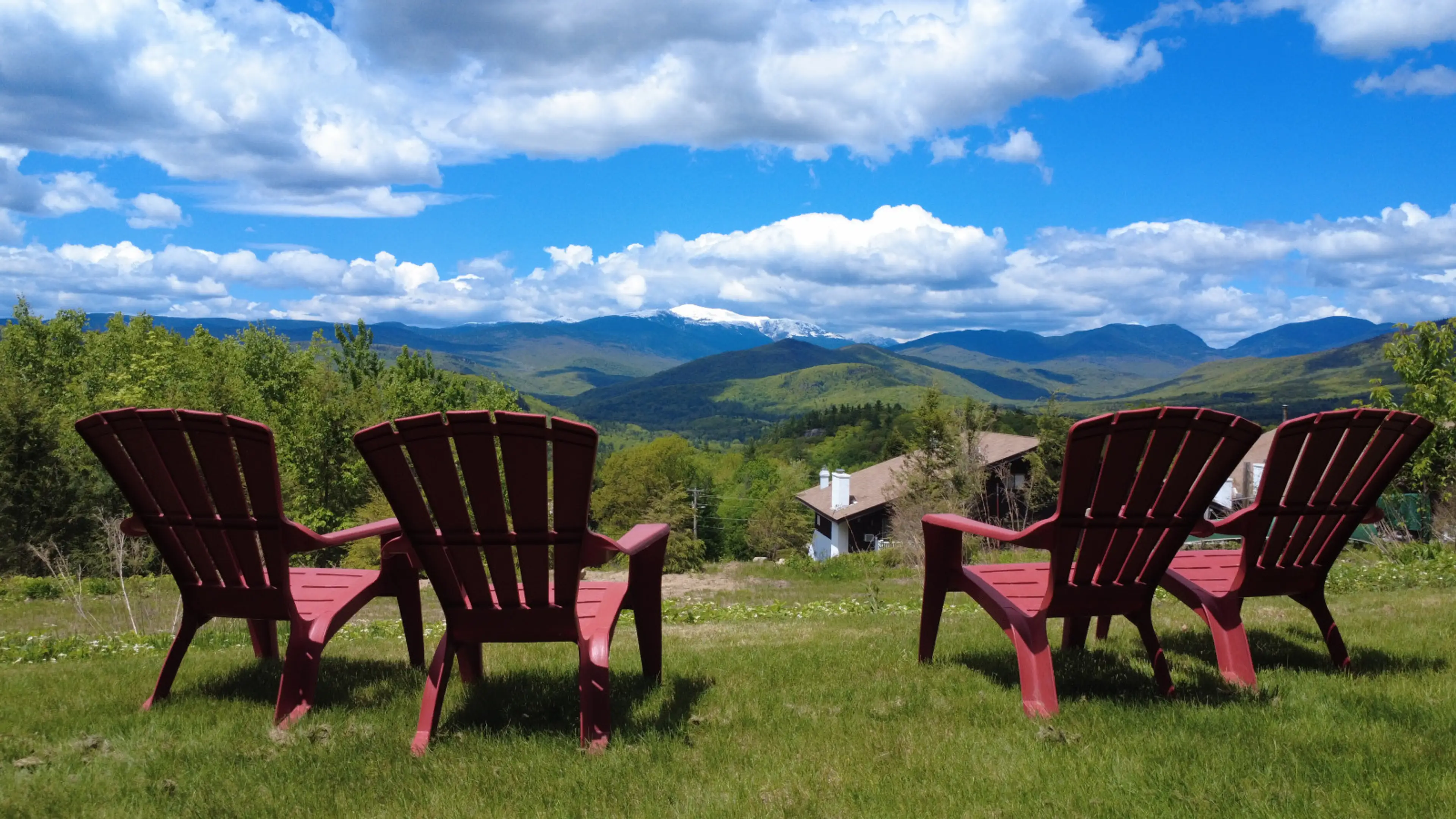 Unobstructed Panoramic Views of the Mount Washington Range. Truly a Million Dollar View!