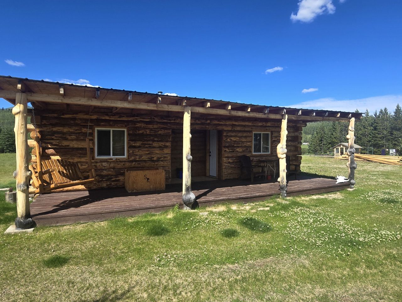 Jack Side of Grizzly Cabin $200/Night