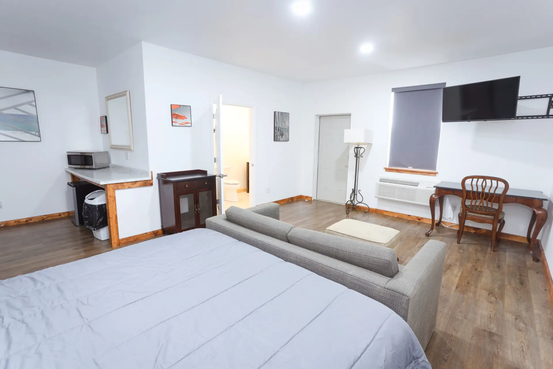 Spacious Room Include TV and Private Bathroom