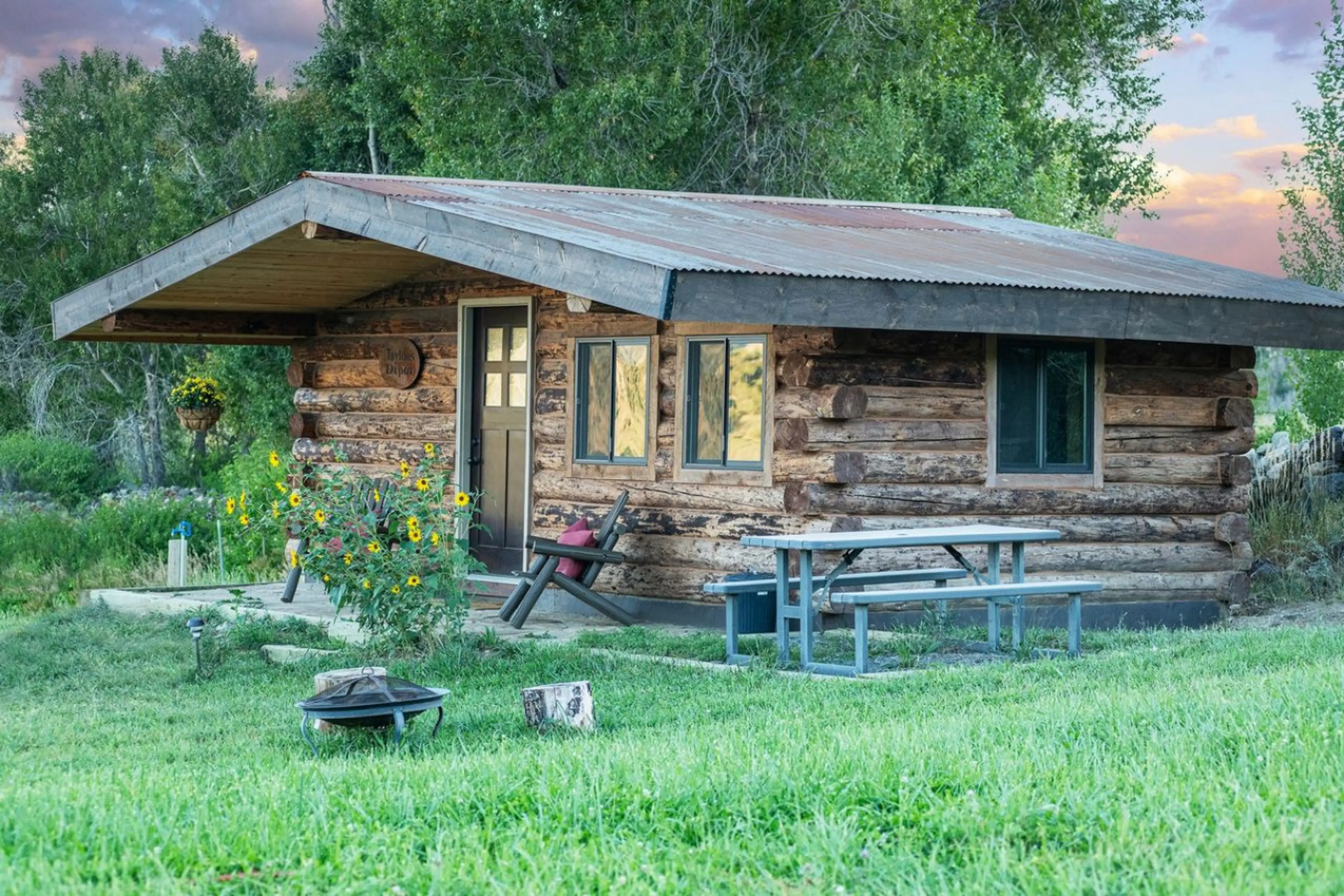 Come sit and relax. You found it. Taylor's Depot Cabin, your home away from home.