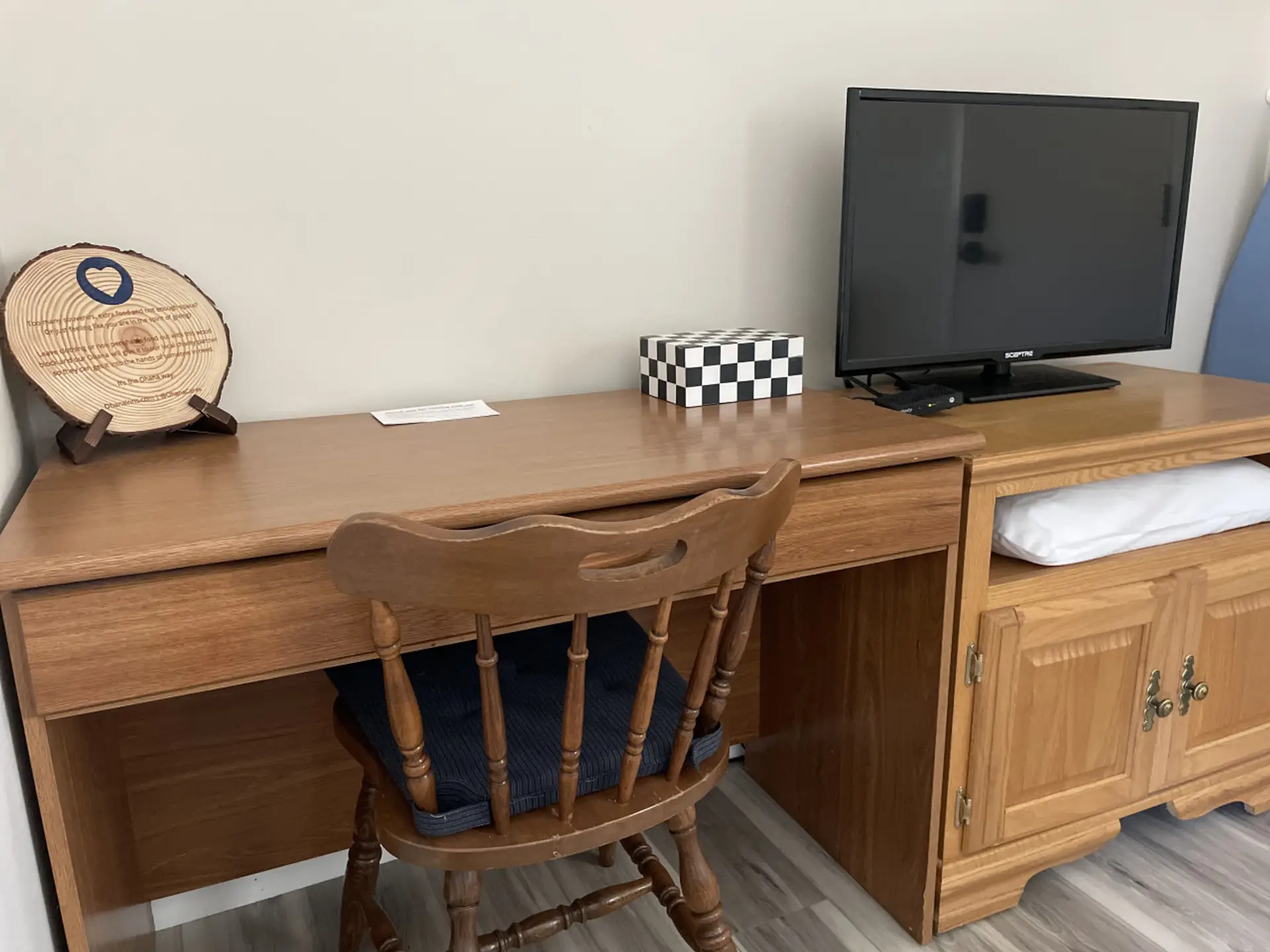 Whether for work or leisure, this corner has you covered