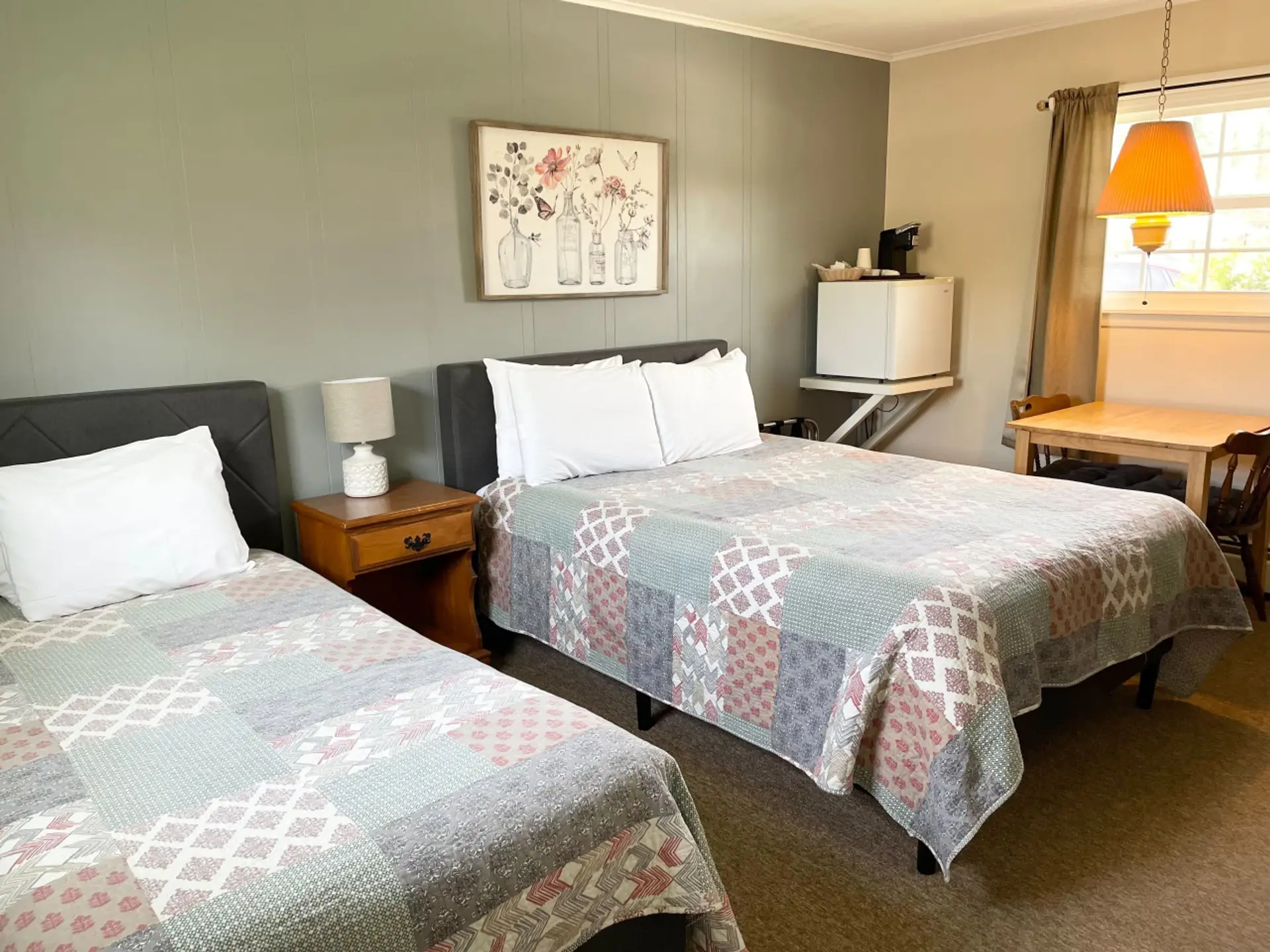 Welcome to our Double Room at The Brittany by Ohana Inns!