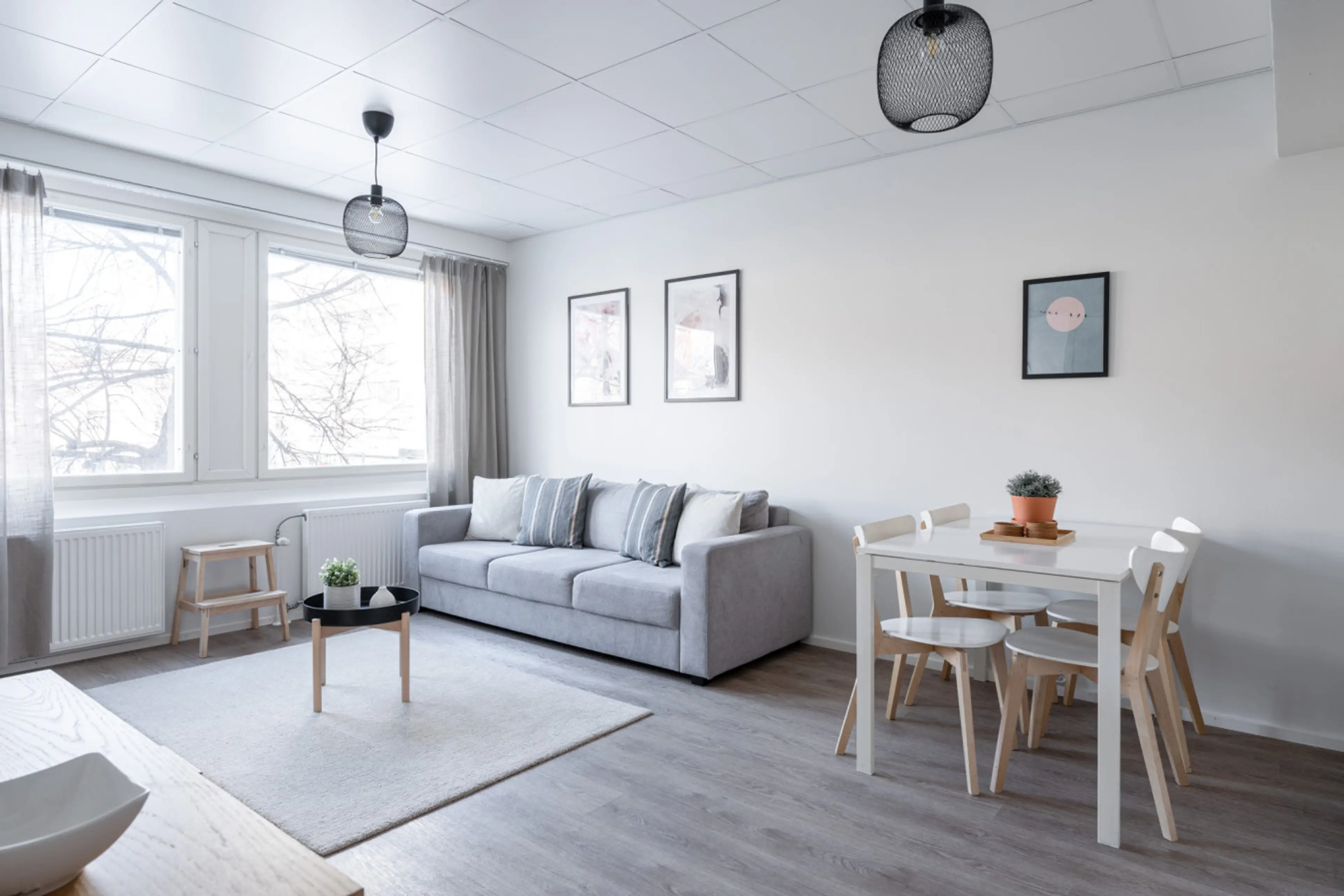 The apartment is well equipped to suit your needs and you only need to have your personal belongings and hygiene products with you when staying with us.