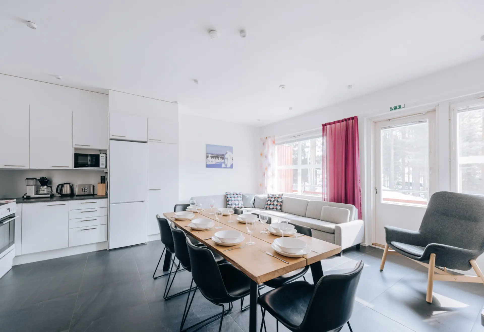 The apartment's furnishings have been recently updated. The dining area can easily accommodate the whole family for breakfast or dinner.