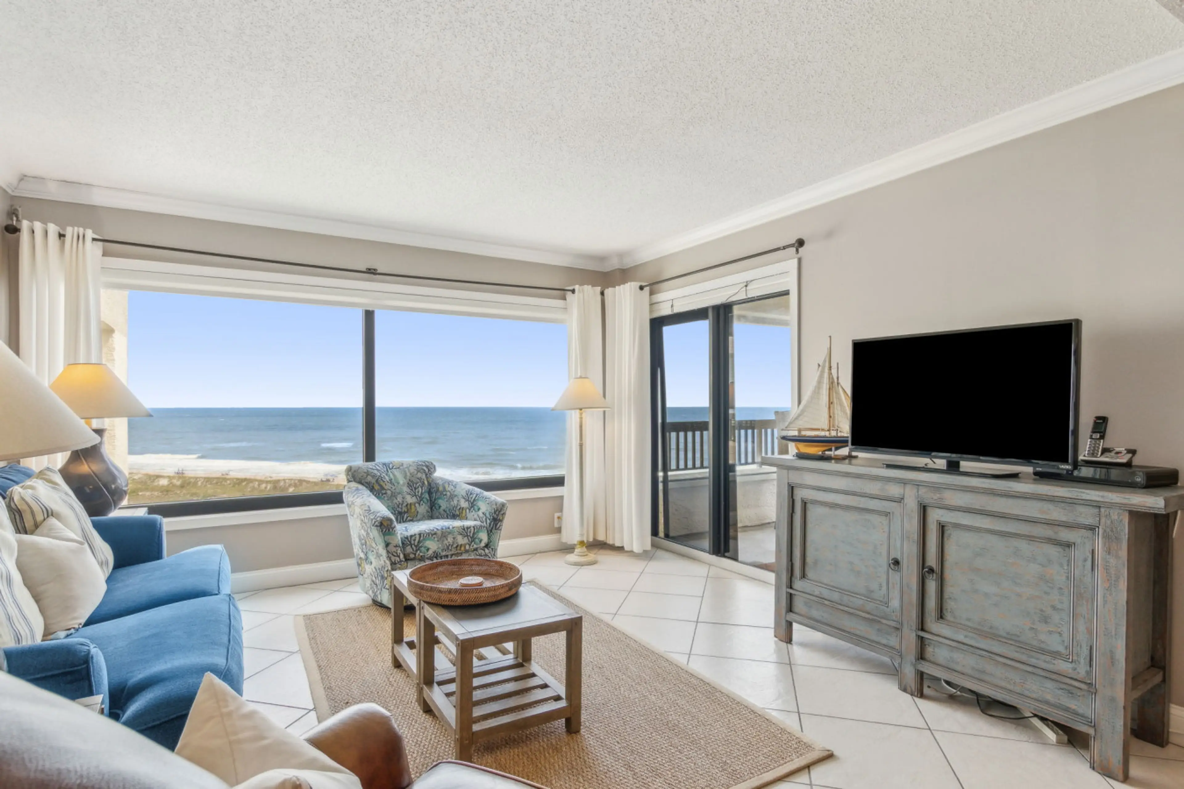 Picture Perfect Living Room Ocean View!