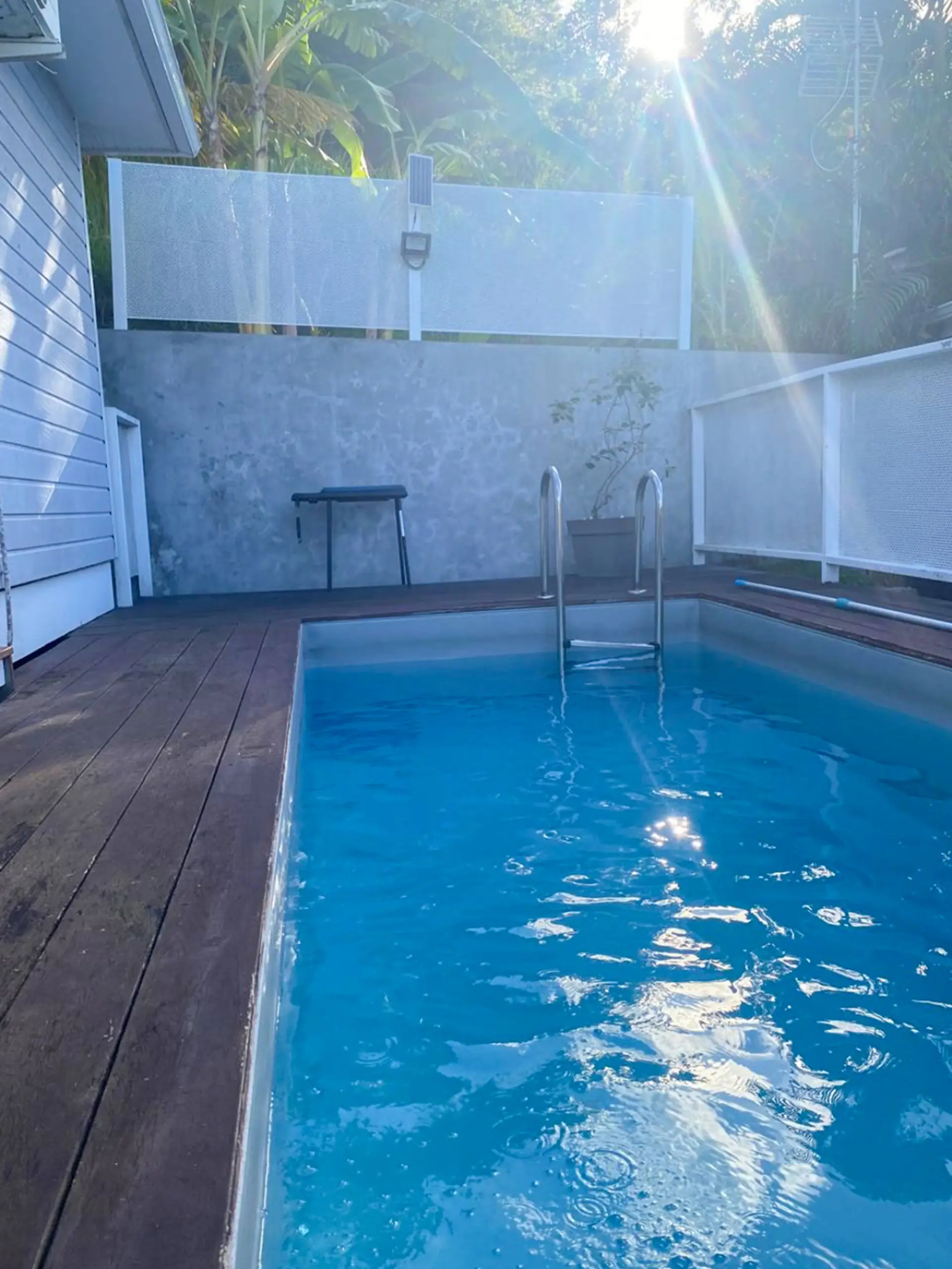 Piscine privée : détendez-vous et rafraîchissez-vous dans votre piscine privée, parfaite pour profiter du climat tropical.